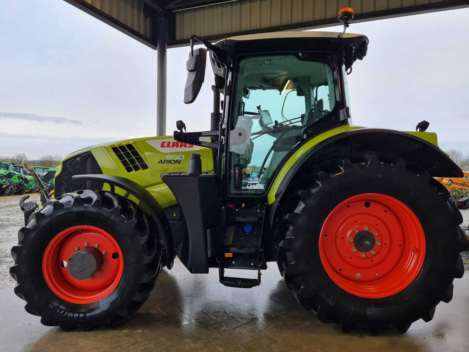 CLAAS ARION 650 CMATIC CEBIS