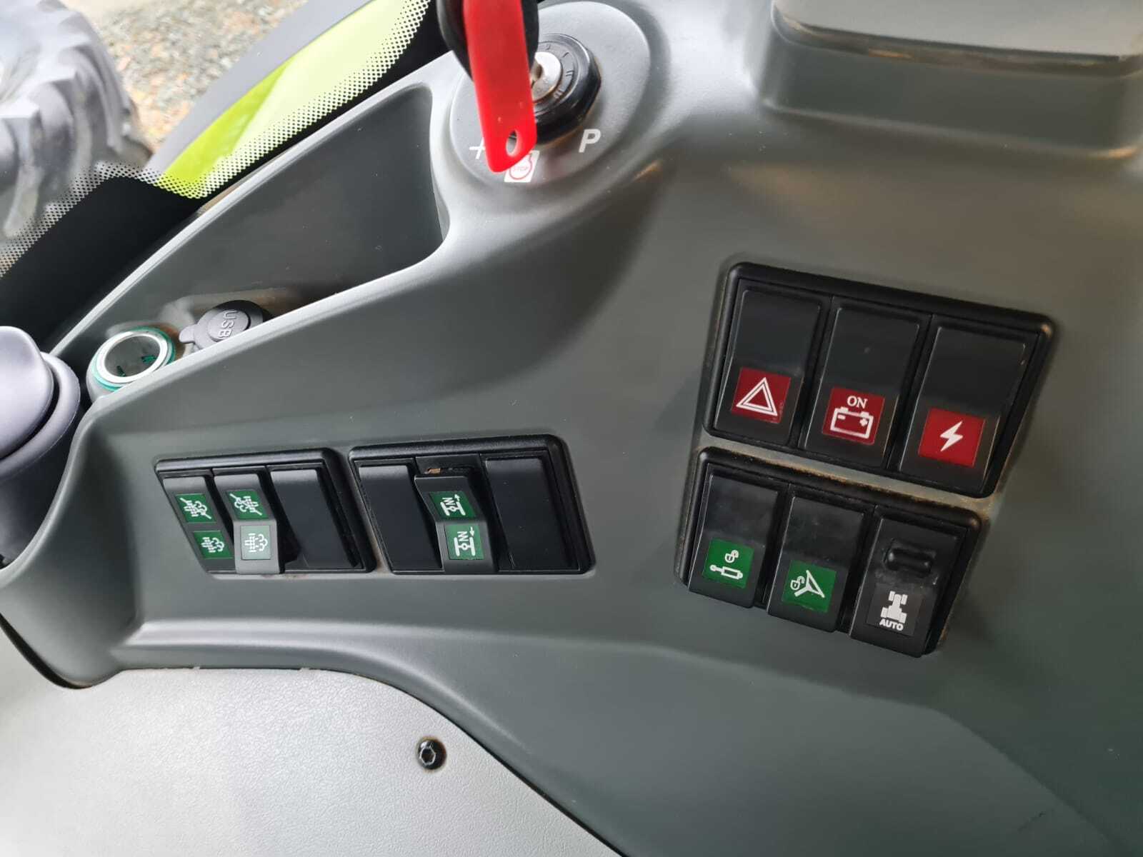 CLAAS ARION 650 CMATIC CEBIS