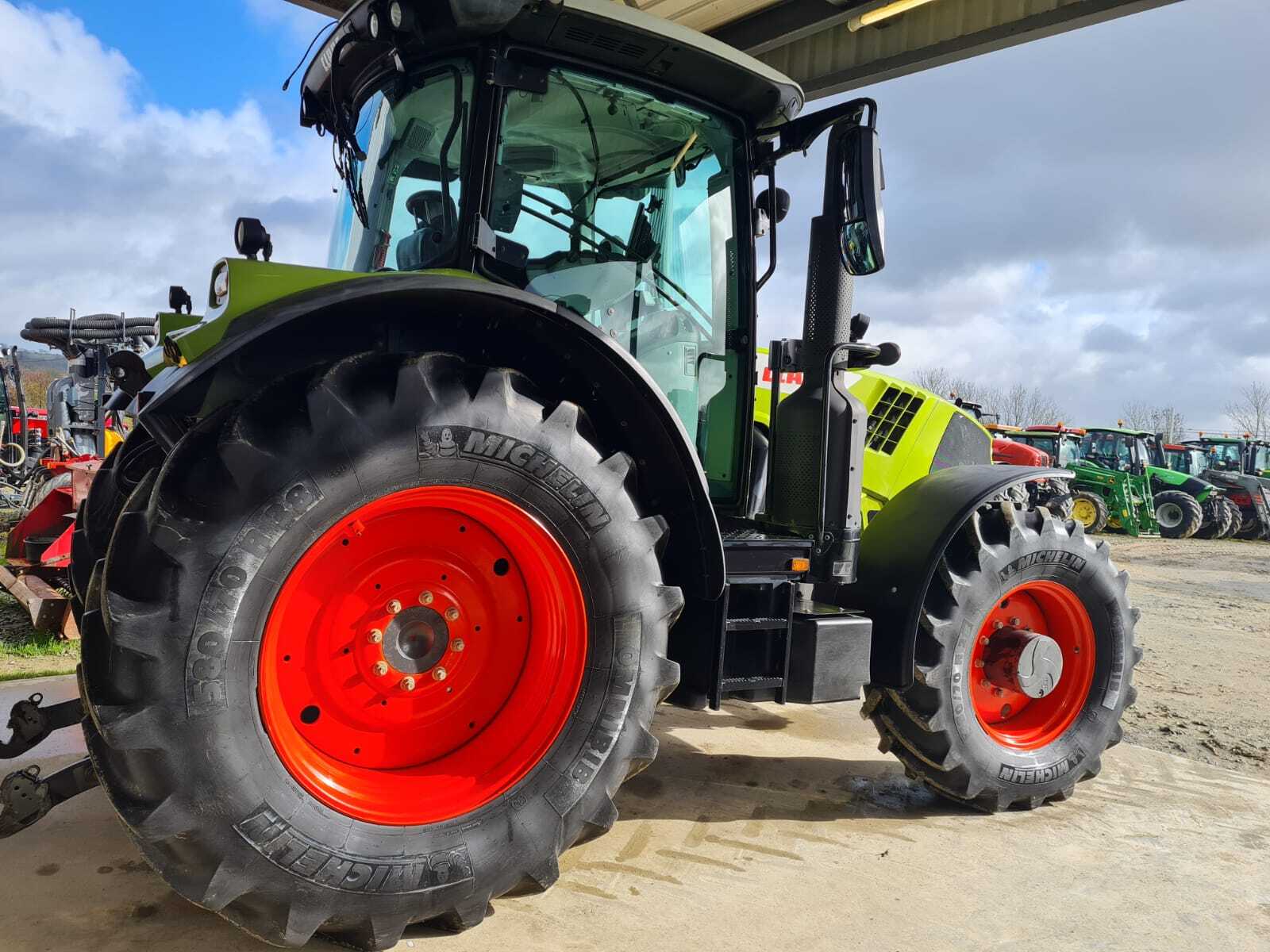 CLAAS ARION 650 CMATIC CEBIS