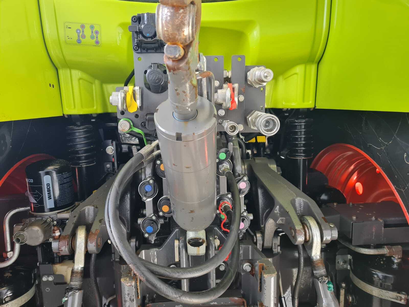 CLAAS ARION 650 CMATIC CEBIS