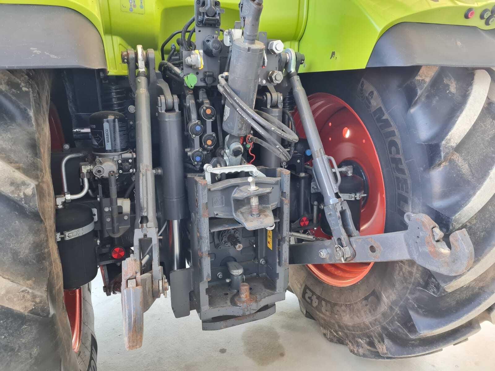 CLAAS ARION 650 CMATIC CEBIS
