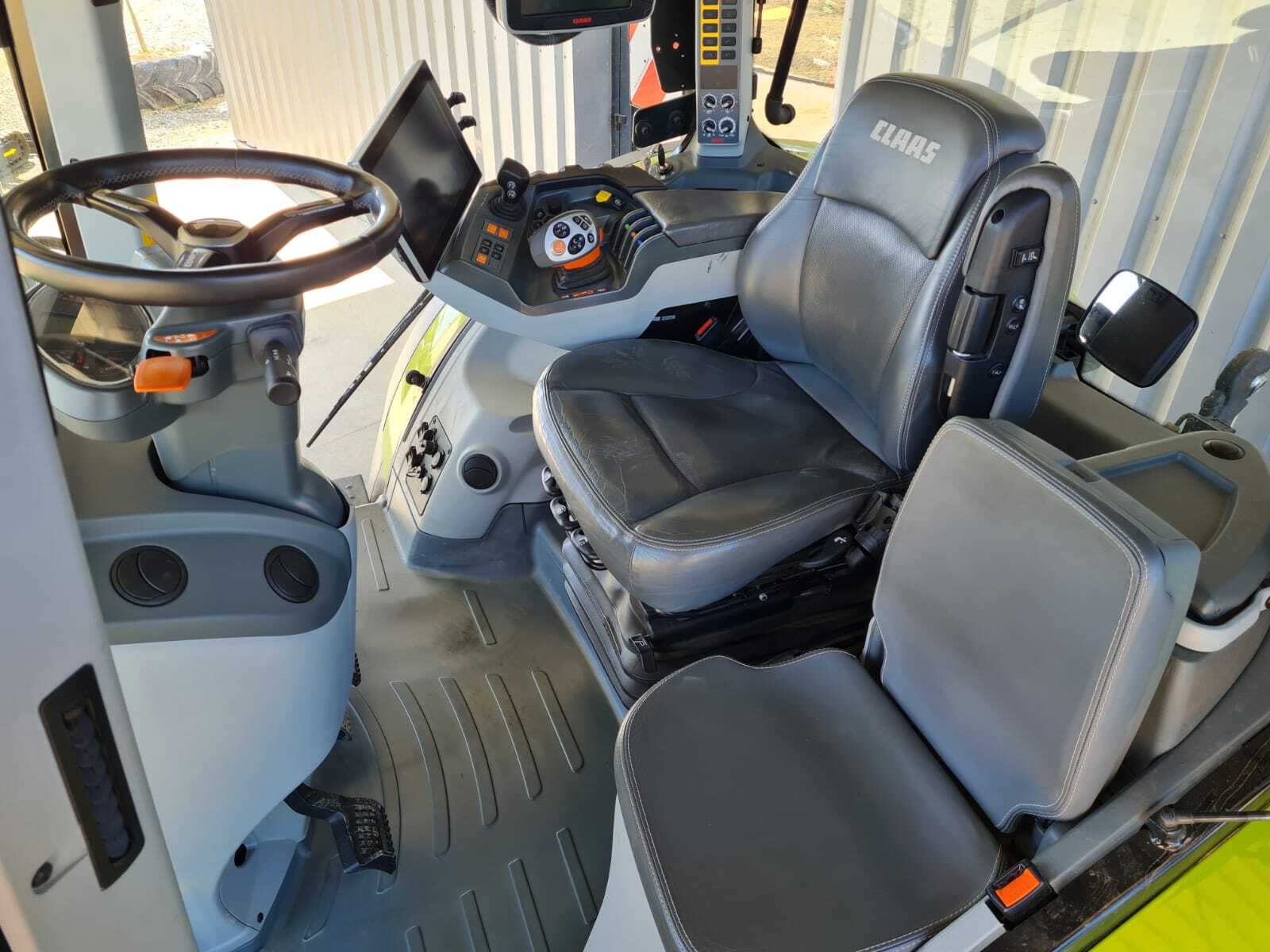 CLAAS ARION 650 CMATIC CEBIS