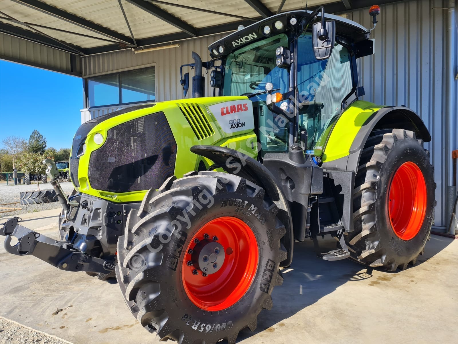 CLAAS AXION 800