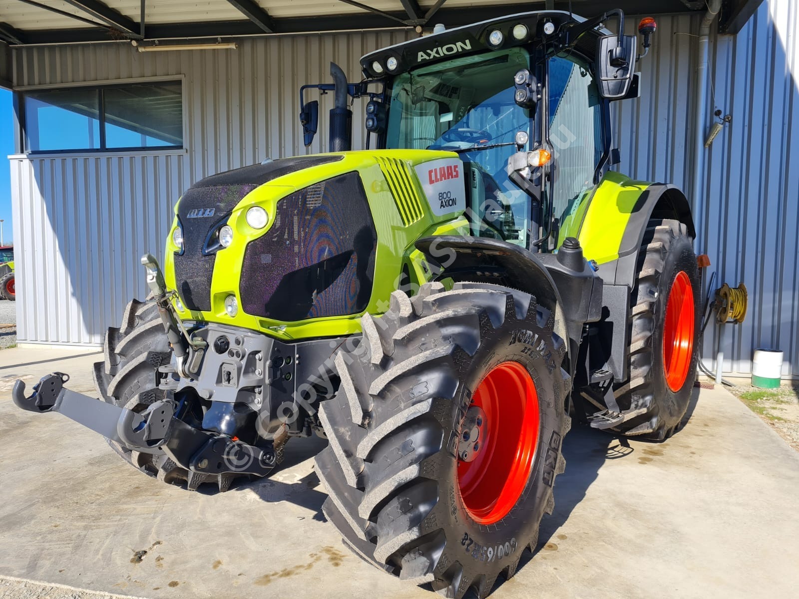 CLAAS AXION 800