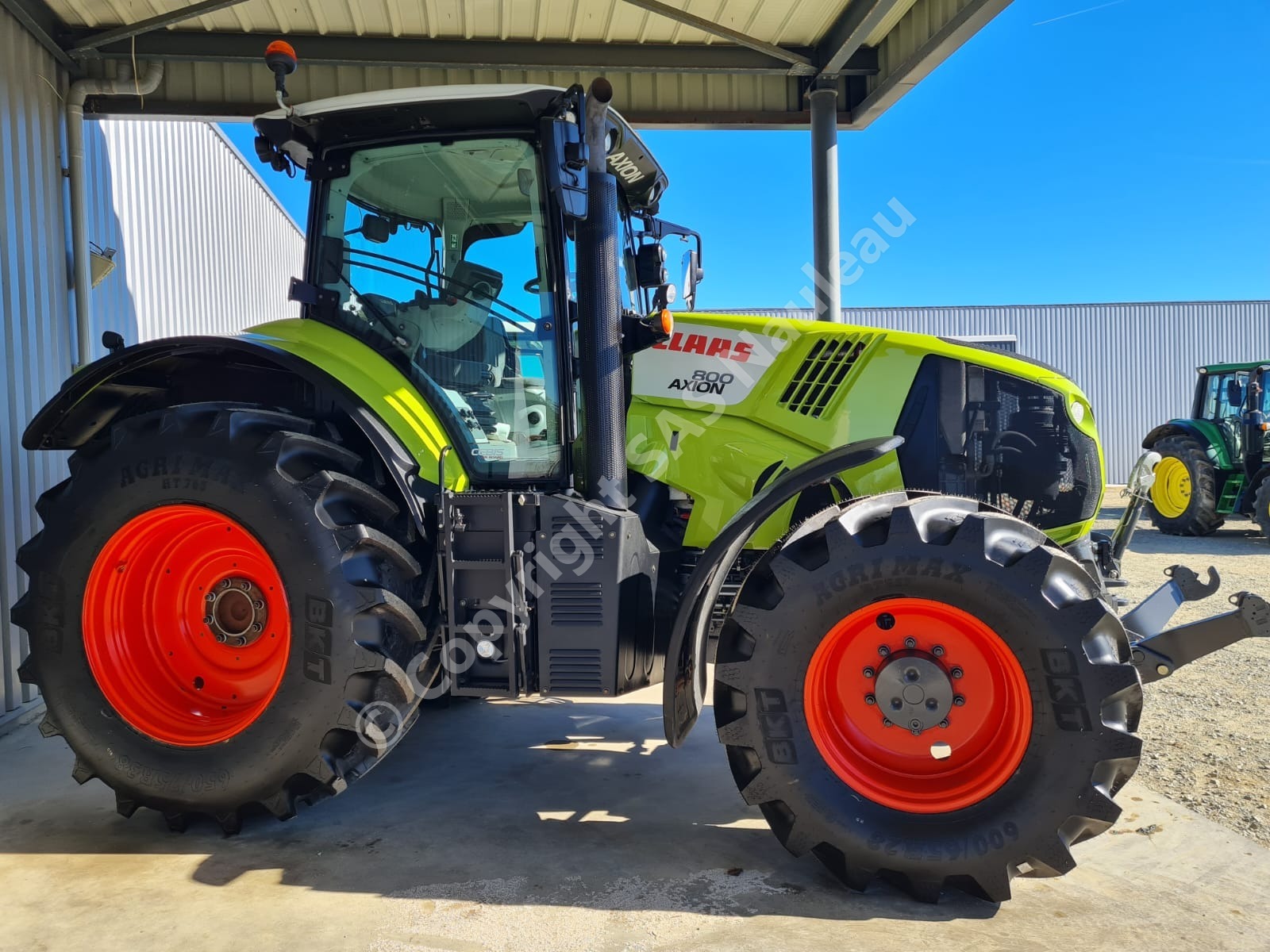 CLAAS AXION 800