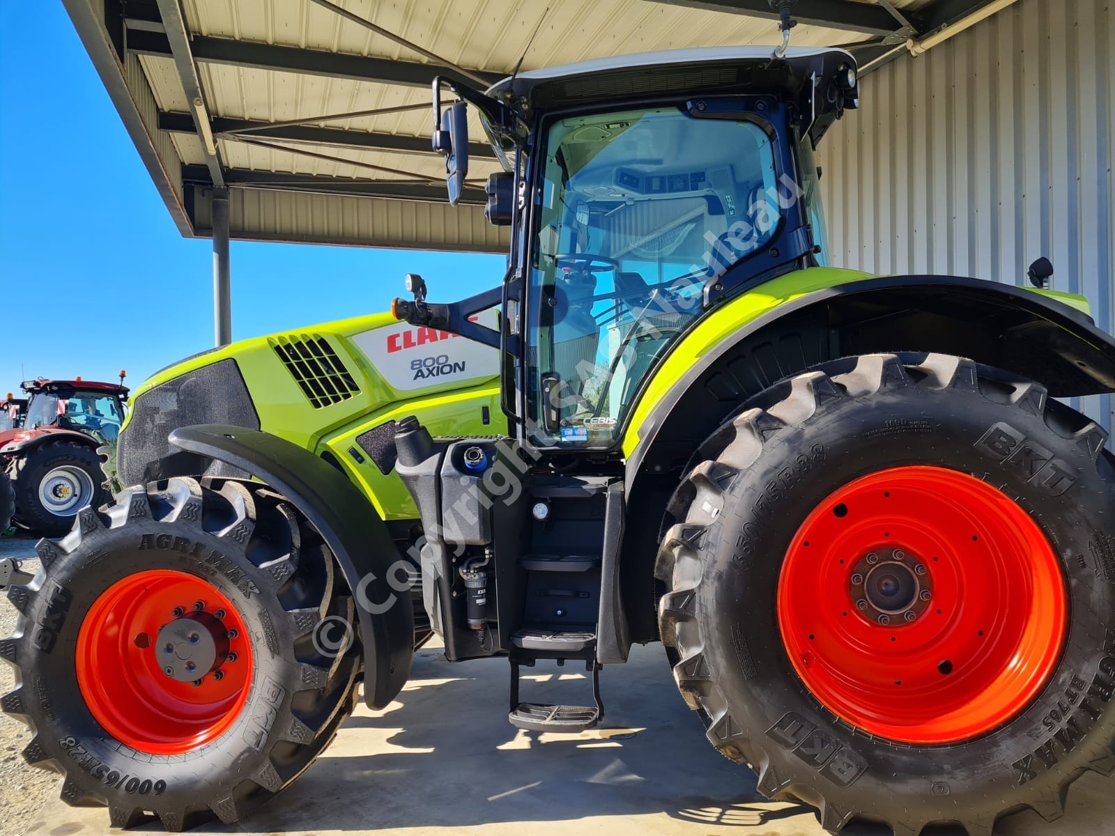 CLAAS AXION 800