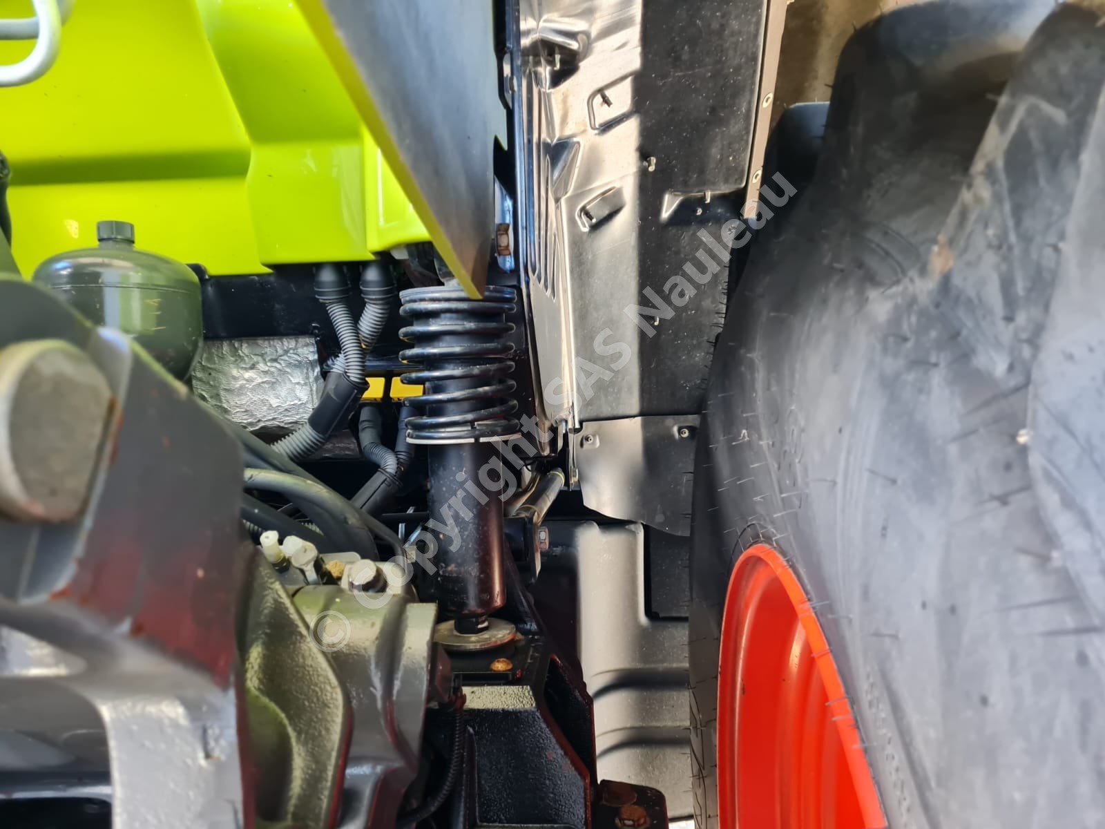 CLAAS AXION 800