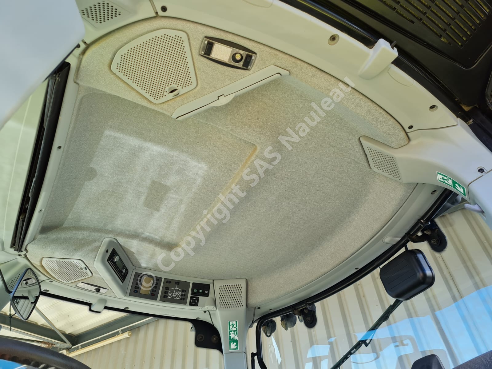 CLAAS AXION 800