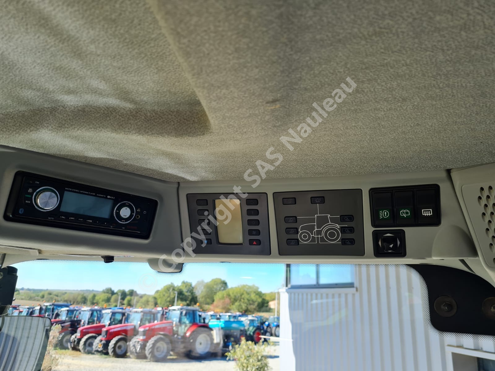 CLAAS AXION 800