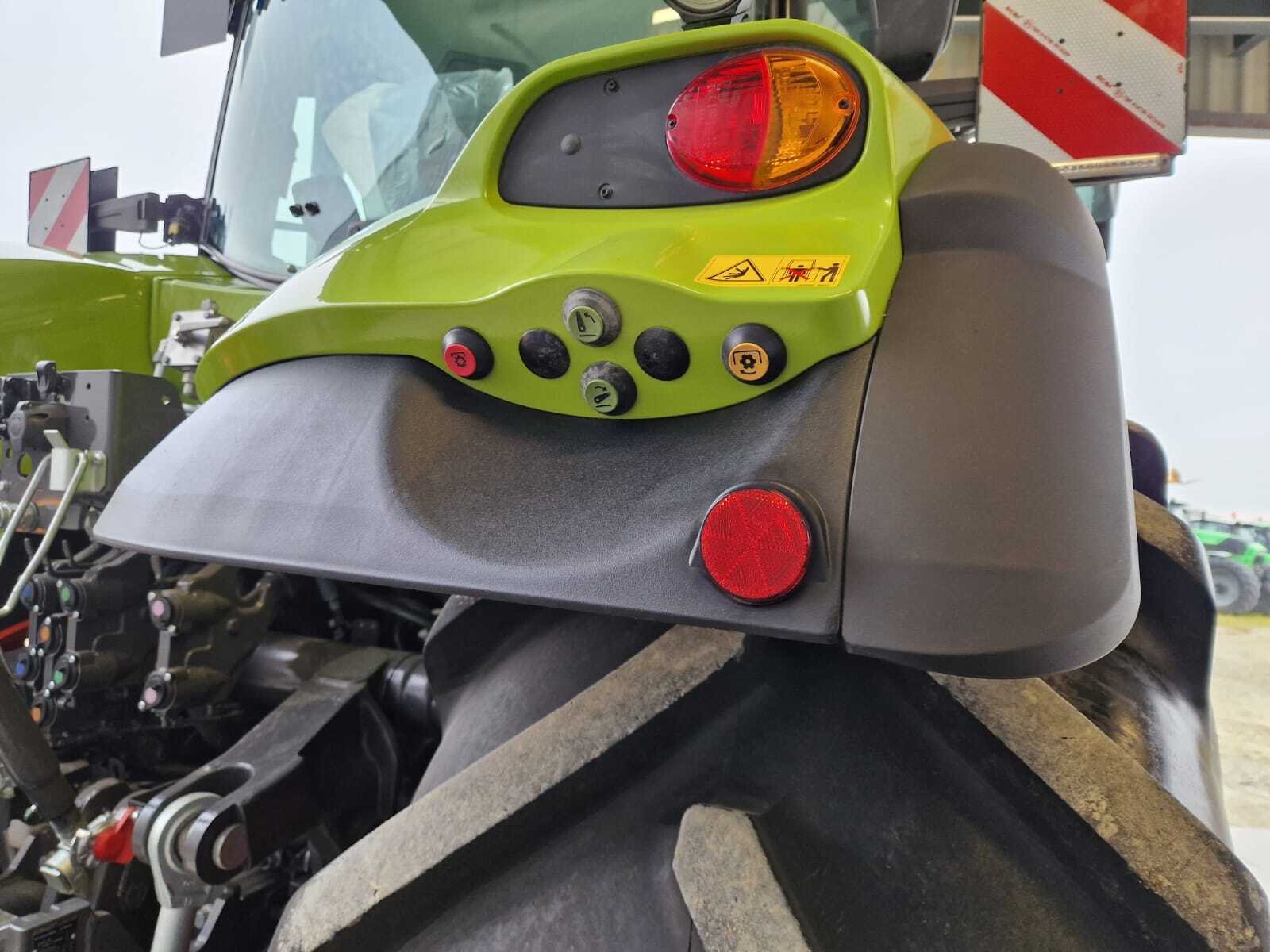 CLAAS AXION 800 CIS