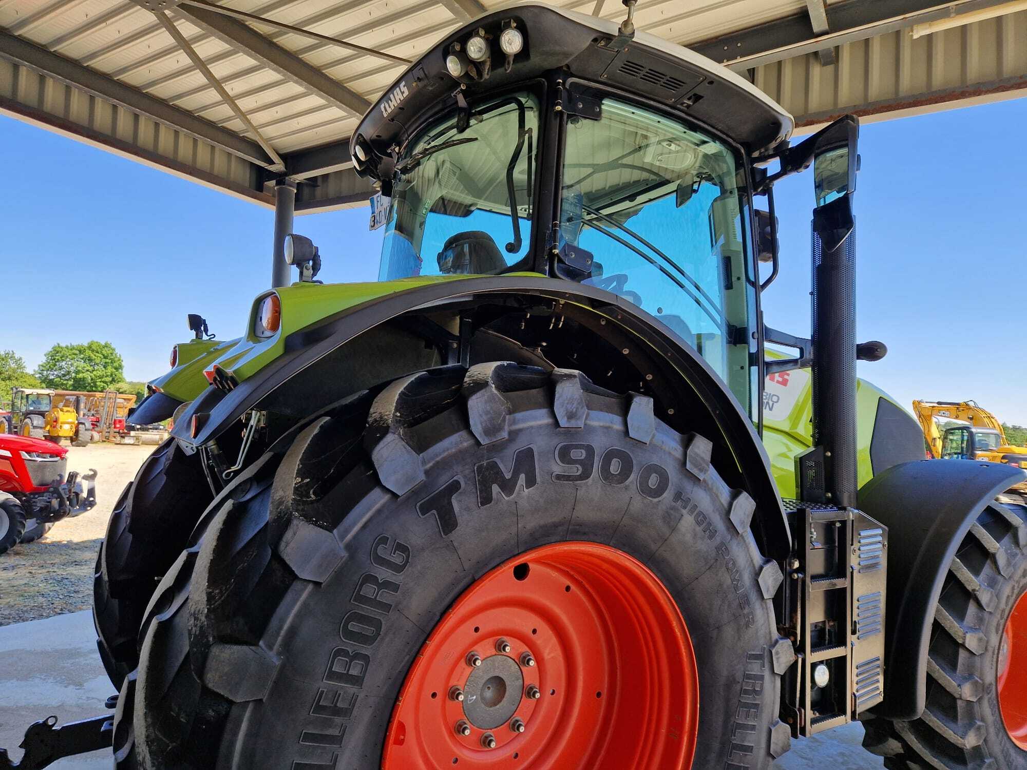 CLAAS AXION 810 CMATIC