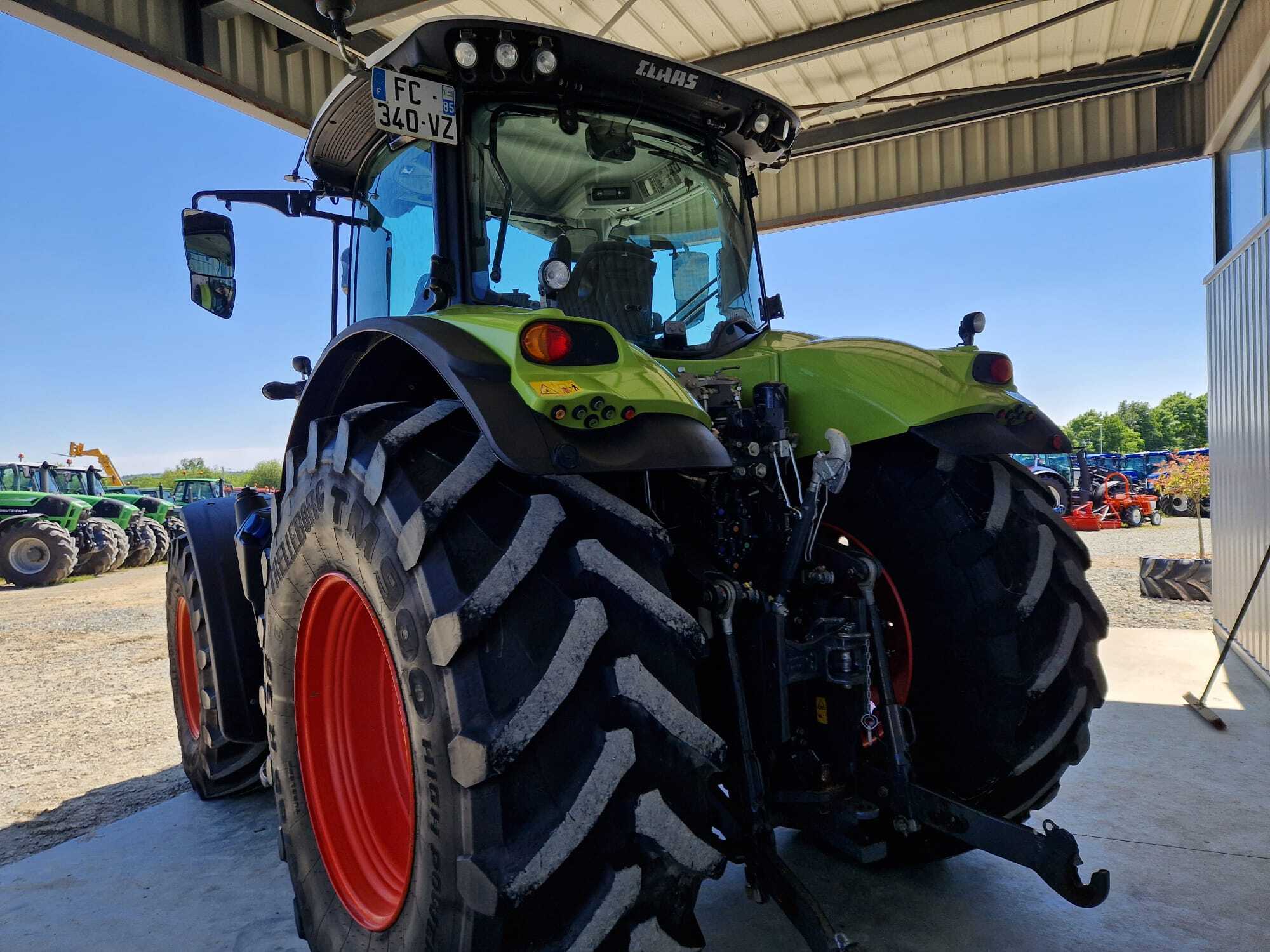 CLAAS AXION 810 CMATIC