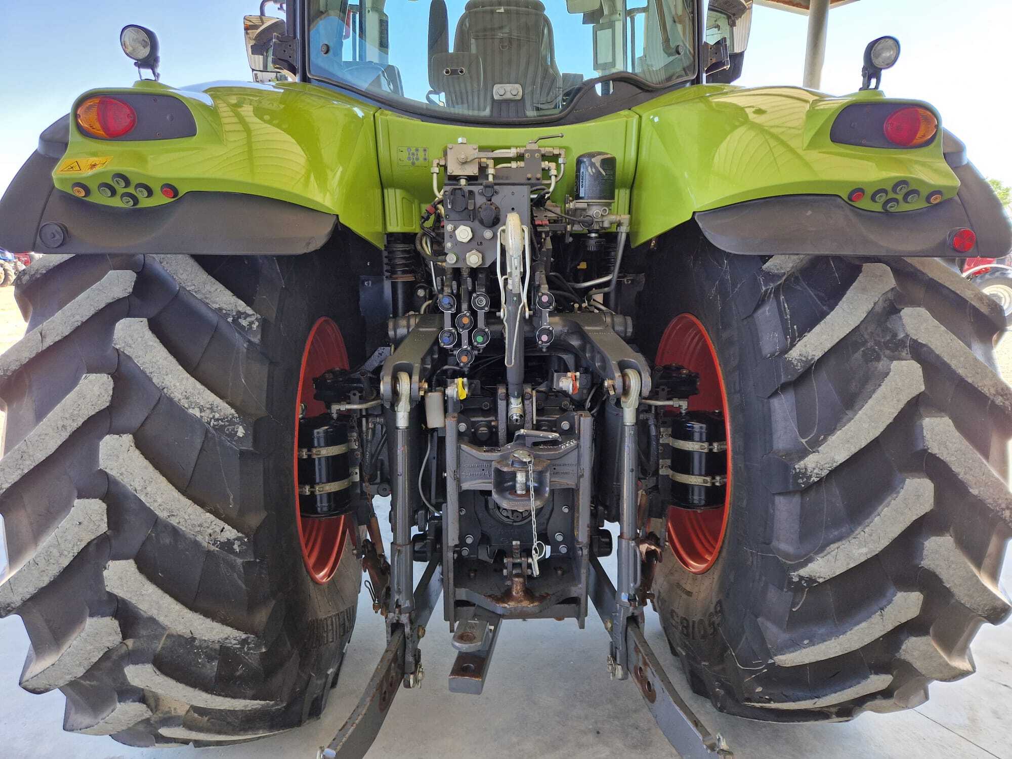 CLAAS AXION 810 CMATIC