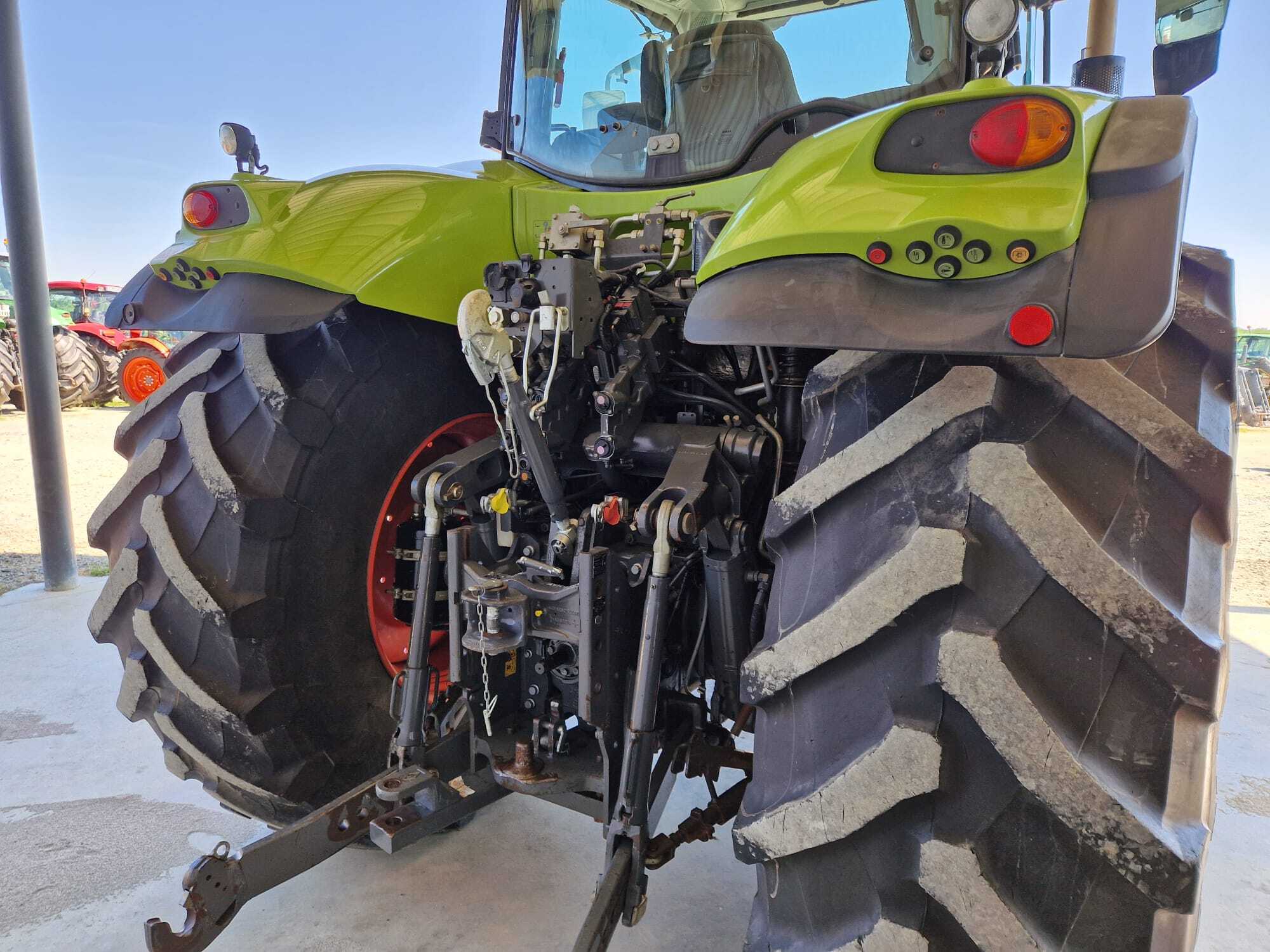 CLAAS AXION 810 CMATIC