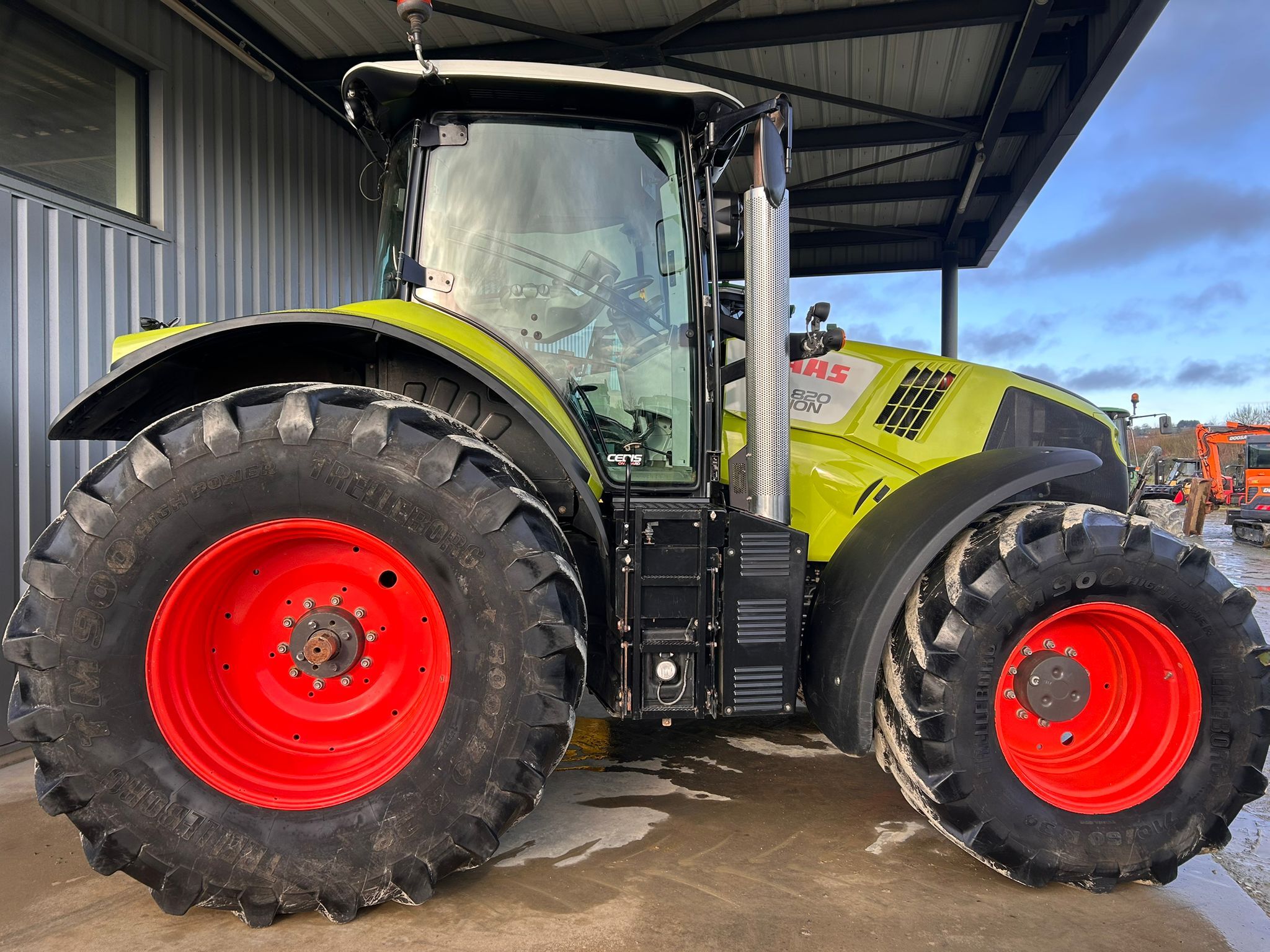 CLAAS AXION 820 CEBIS