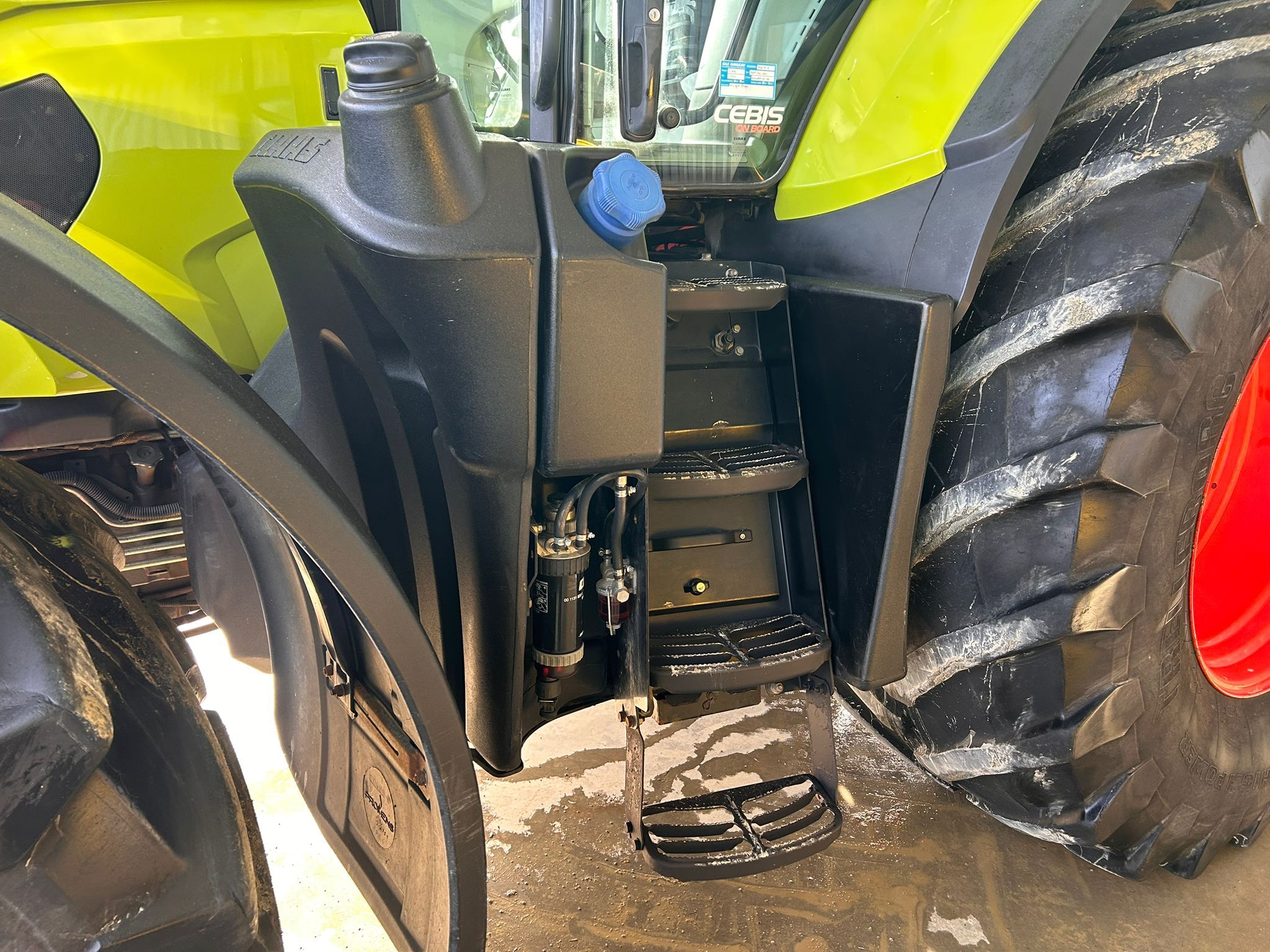 CLAAS AXION 820 CEBIS