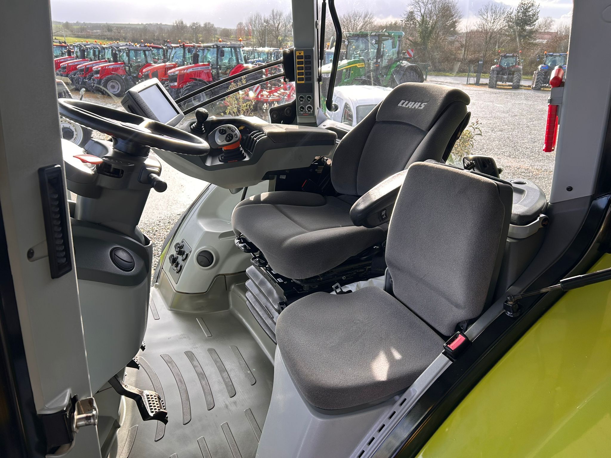 CLAAS AXION 820 CEBIS