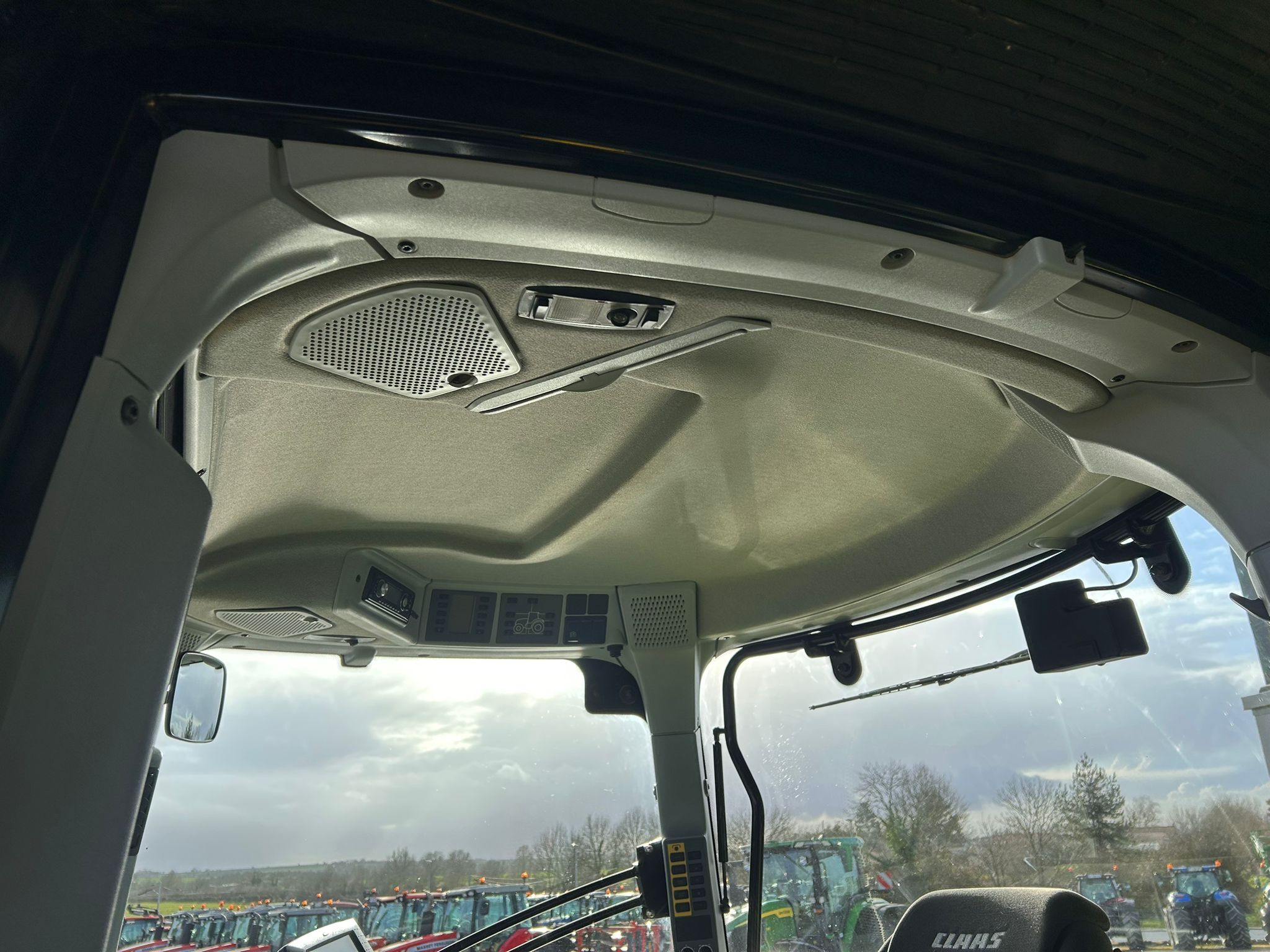 CLAAS AXION 820 CEBIS