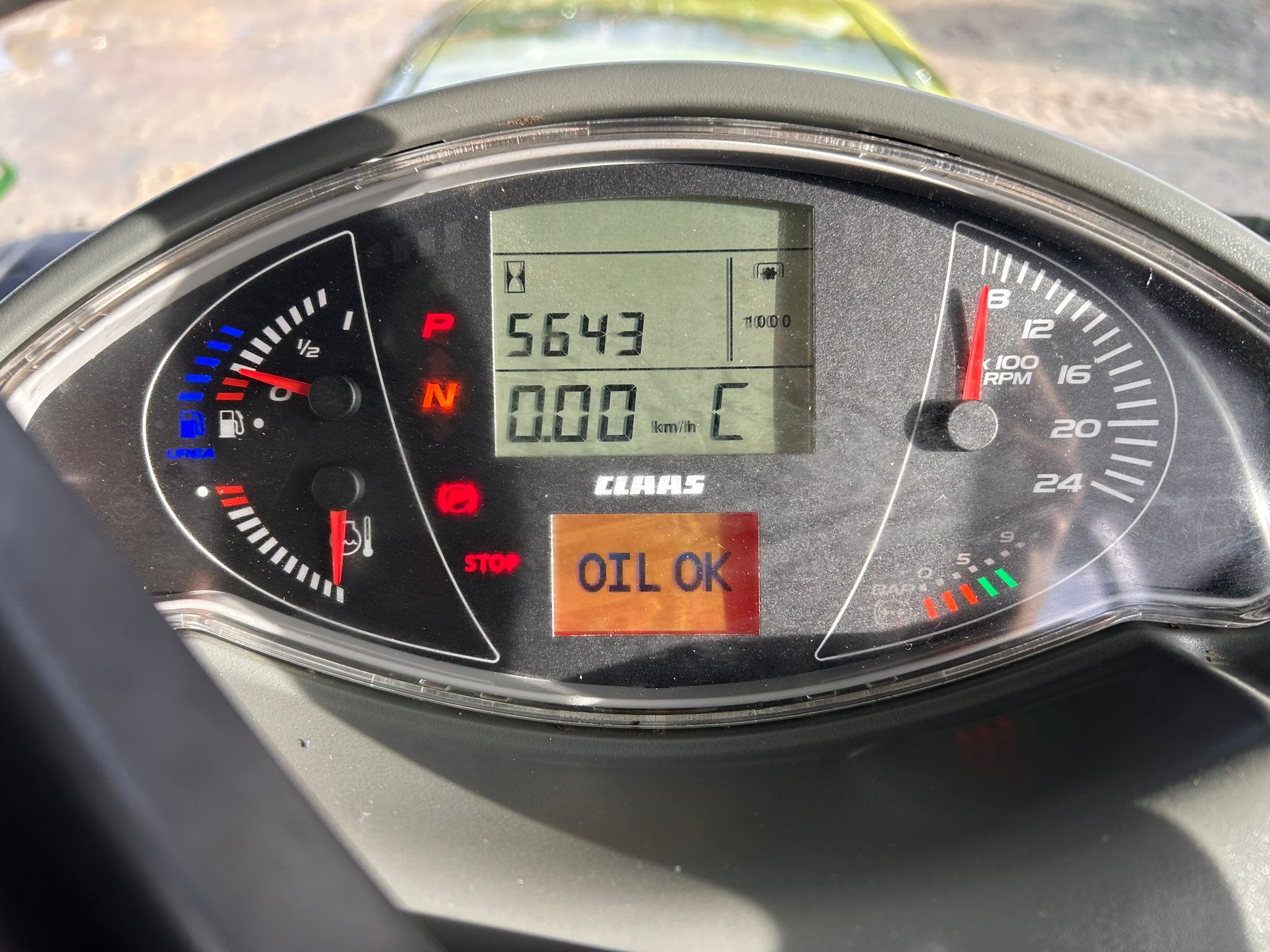 CLAAS AXION 820 CEBIS