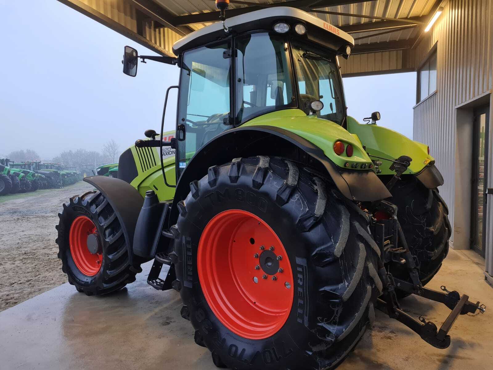 CLAAS AXION 820 CEBIS