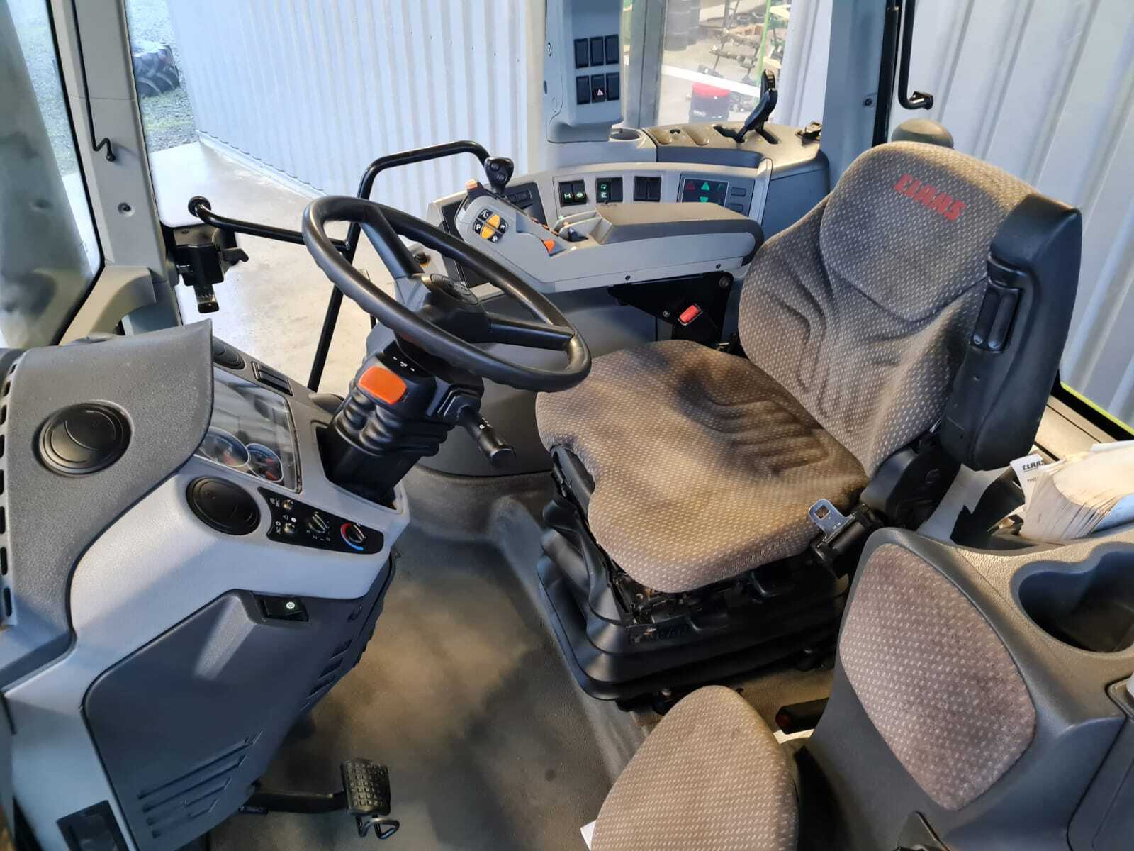 CLAAS AXION 820 CEBIS