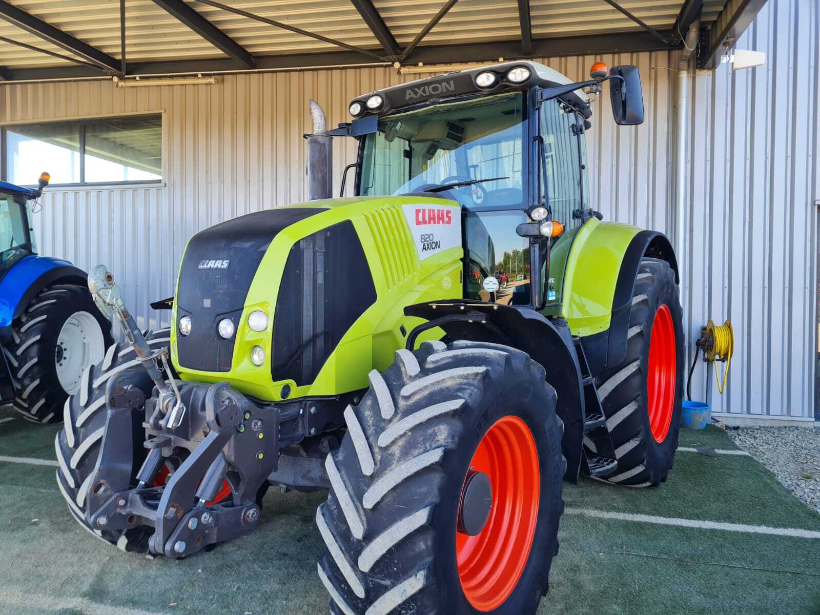 CLAAS AXION 820 CMATIC