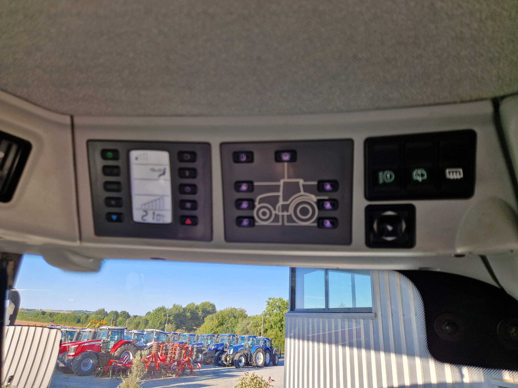 CLAAS AXION 830 CMATIC