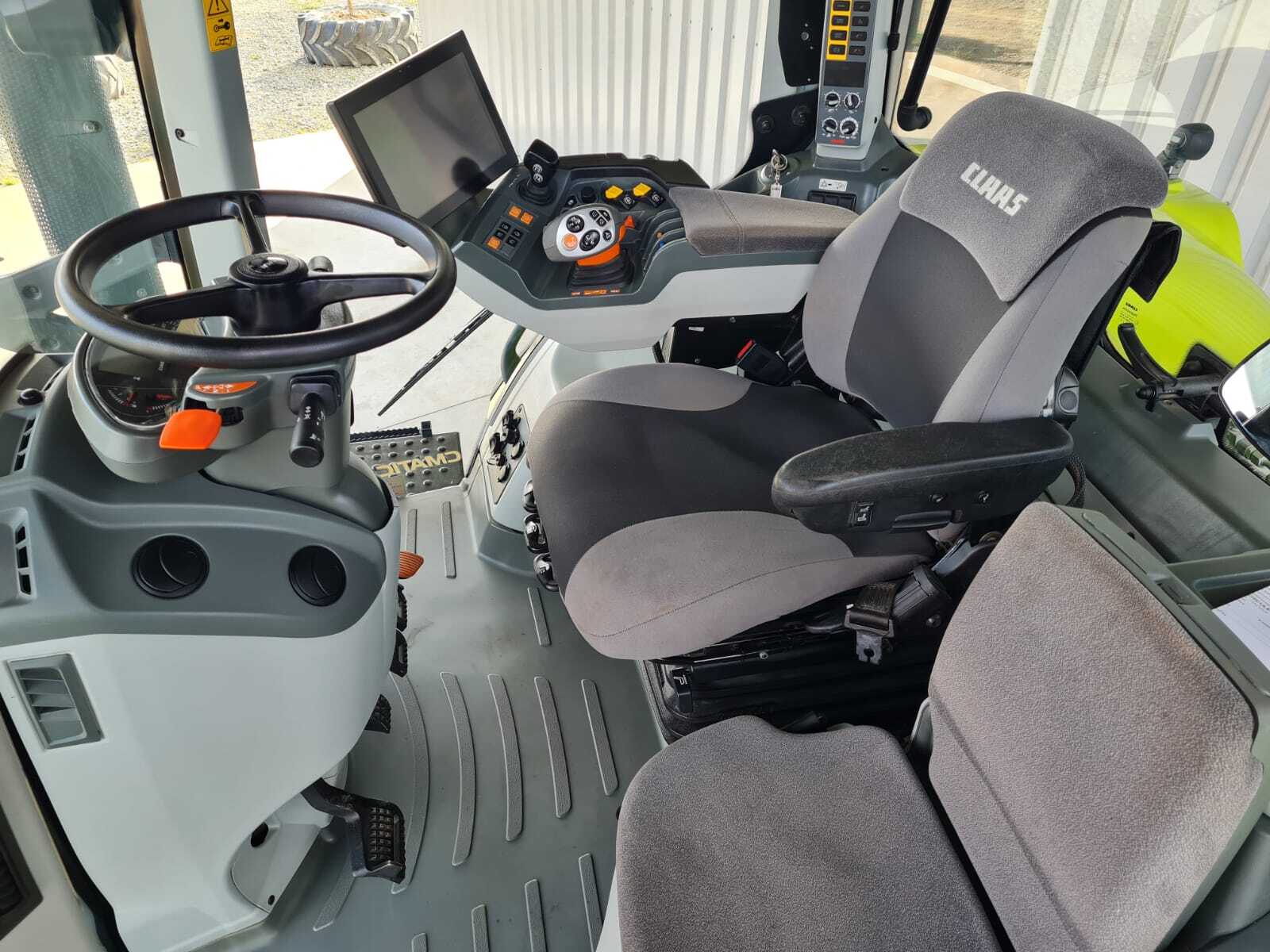 CLAAS AXION 830 CMATIC CEBIS