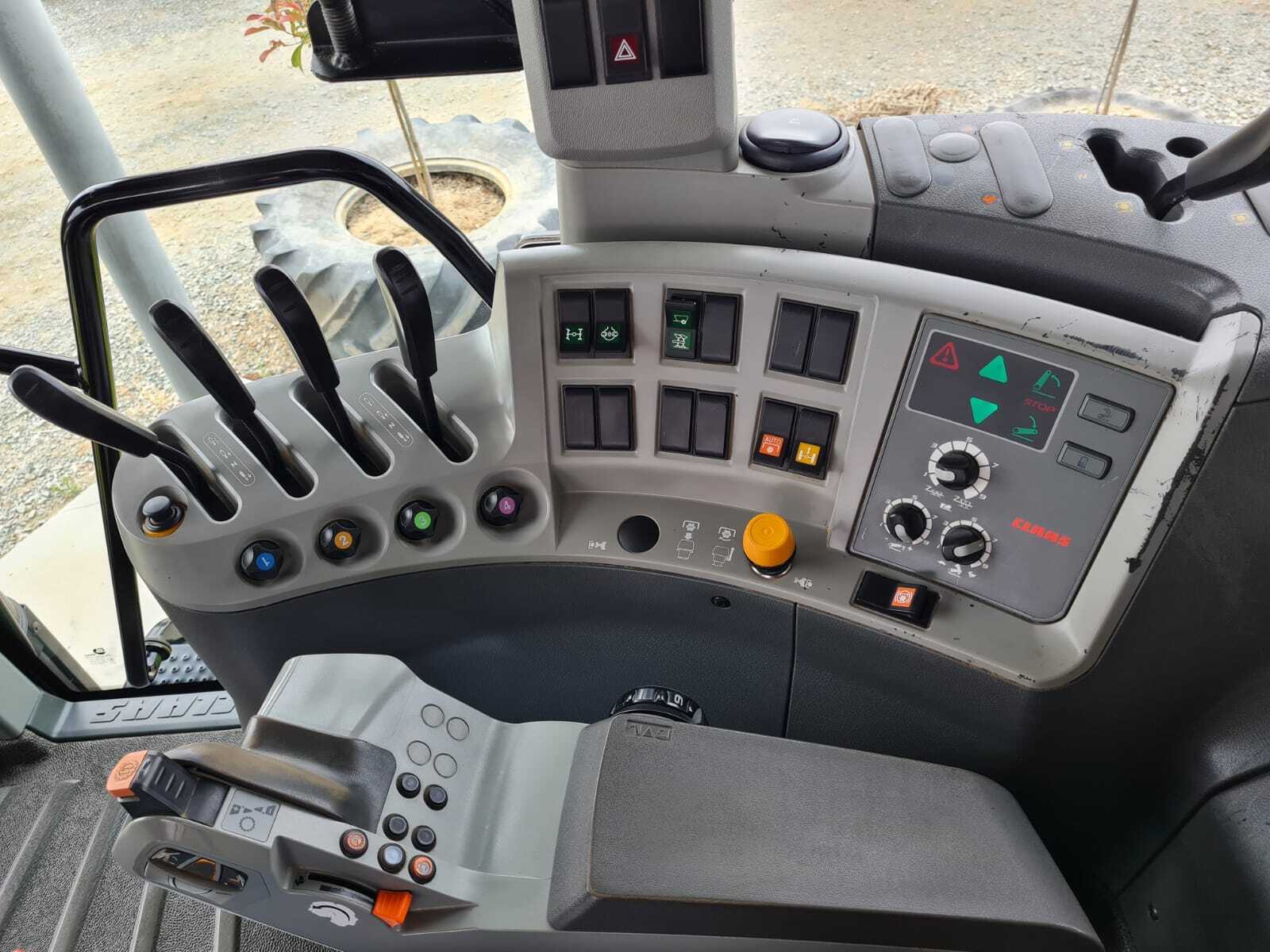 CLAAS AXION 850 CIS