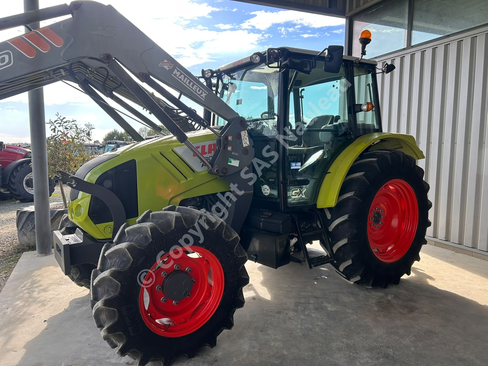 CLAAS AXOS 330 CX