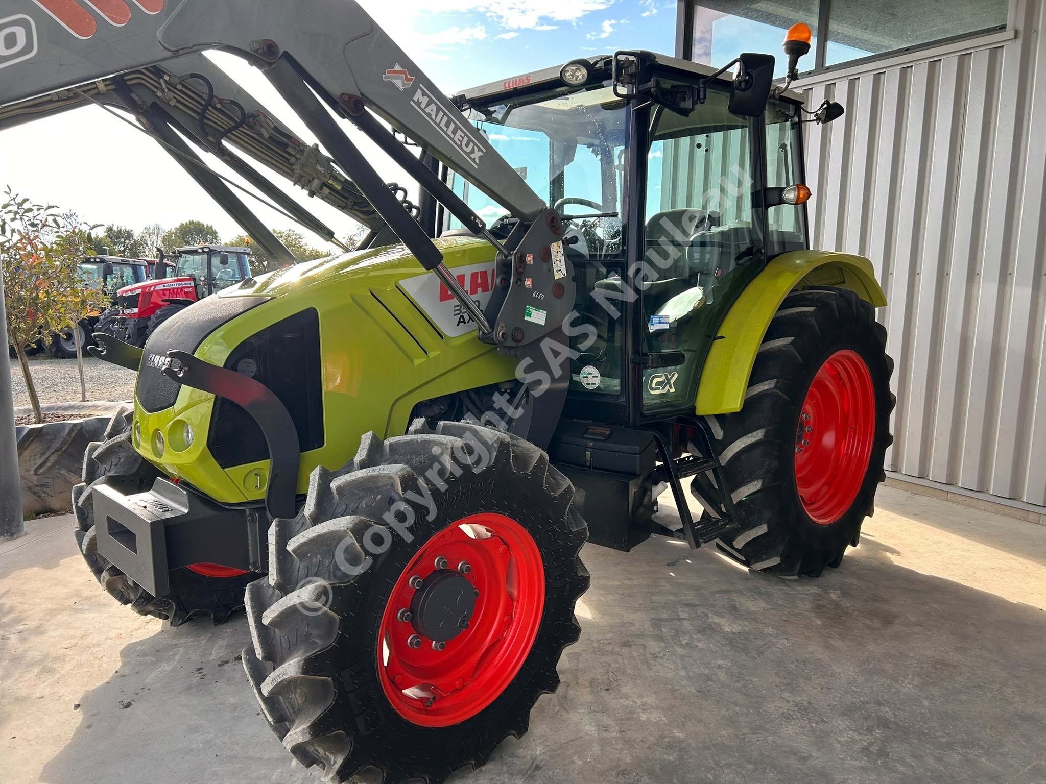 CLAAS AXOS 330 CX
