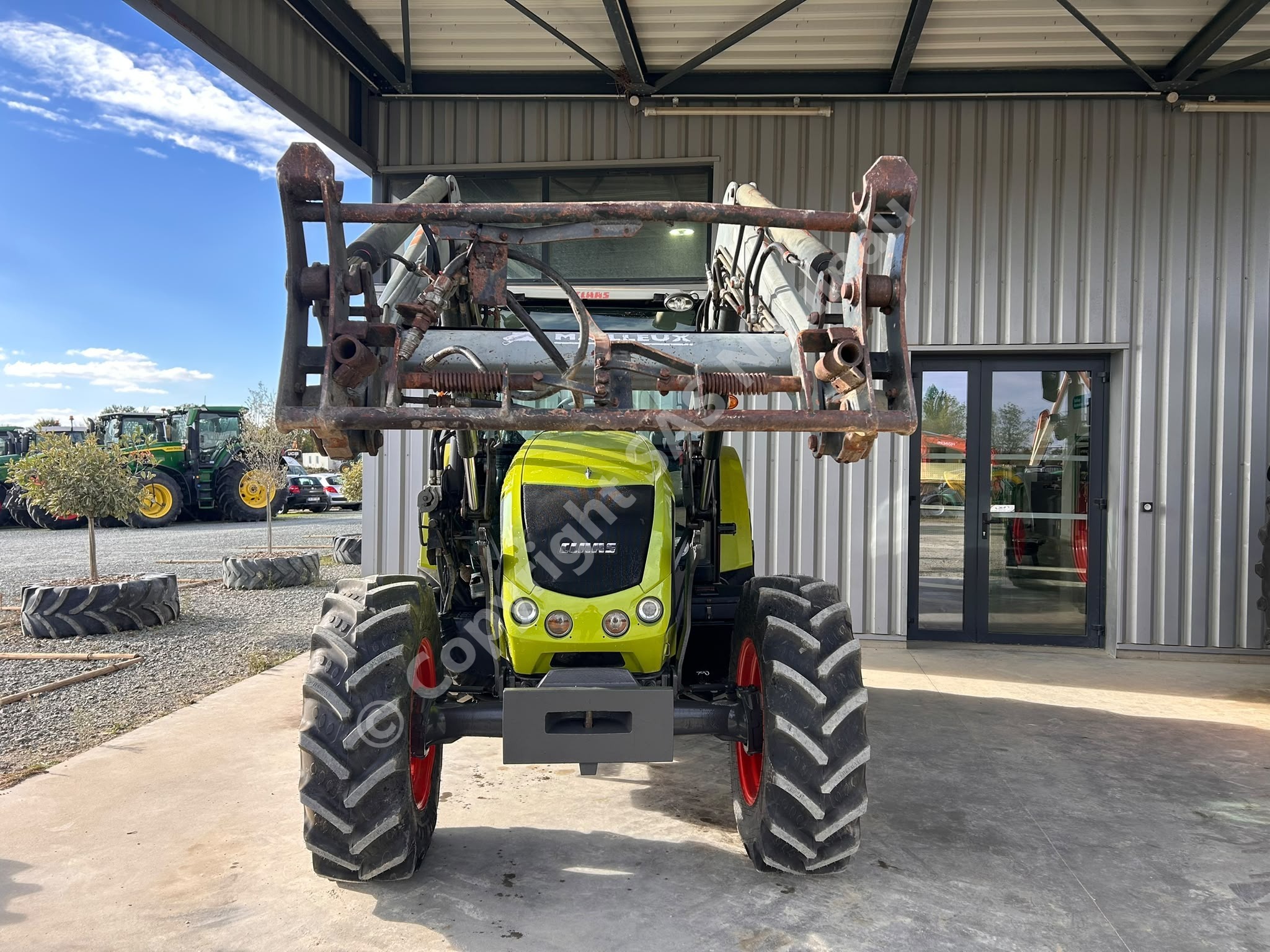 CLAAS AXOS 330 CX