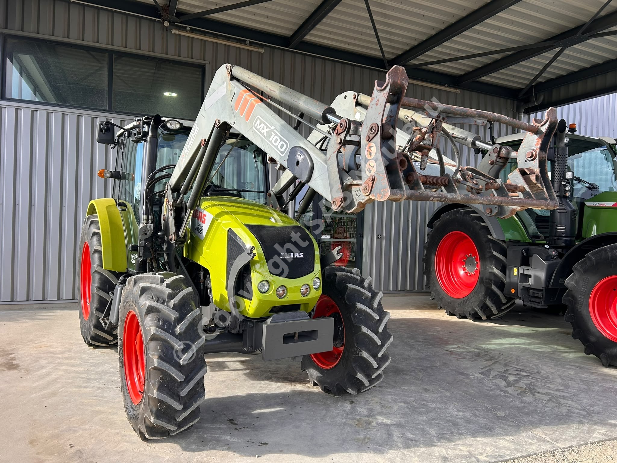 CLAAS AXOS 330 CX