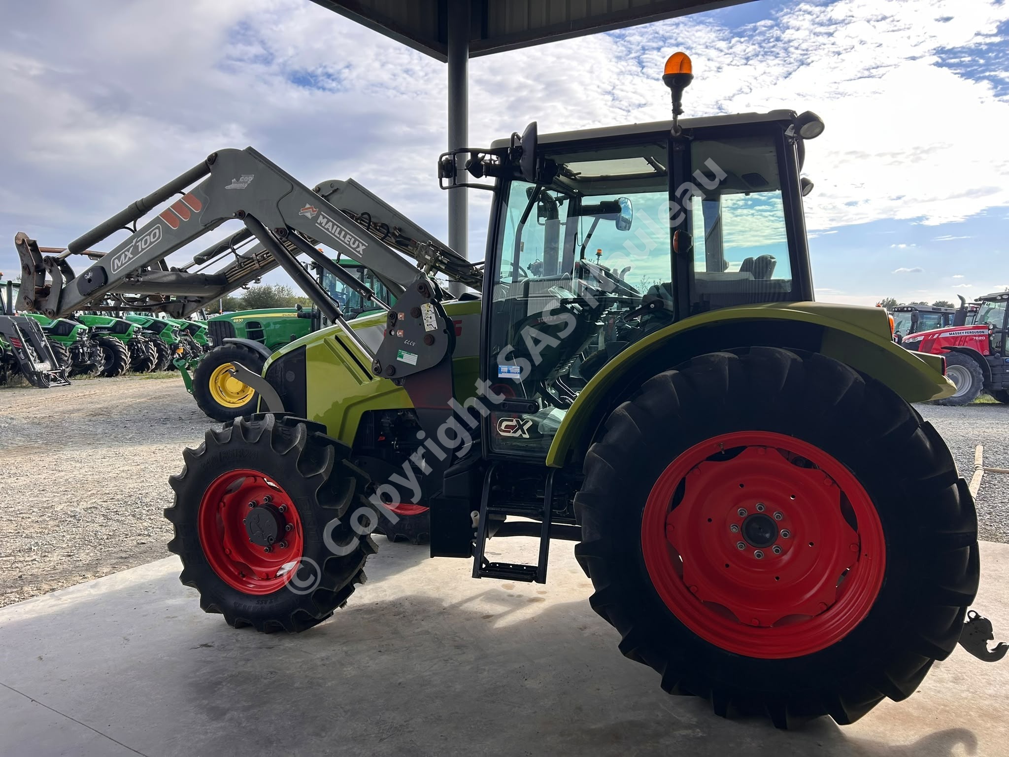 CLAAS AXOS 330 CX