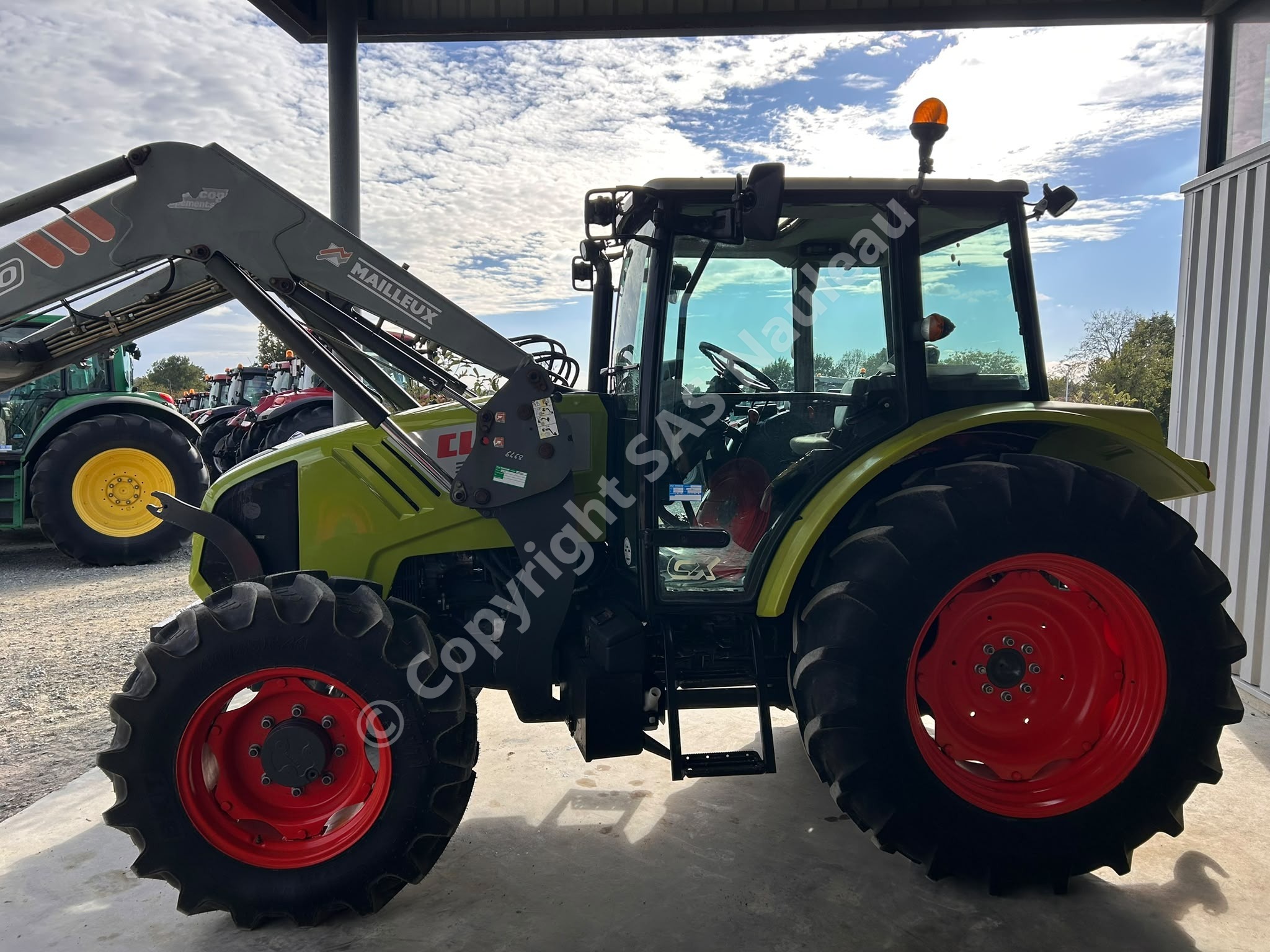 CLAAS AXOS 330 CX