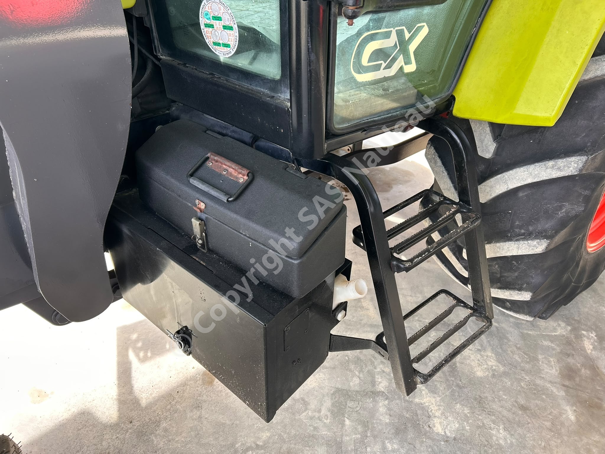 CLAAS AXOS 330 CX