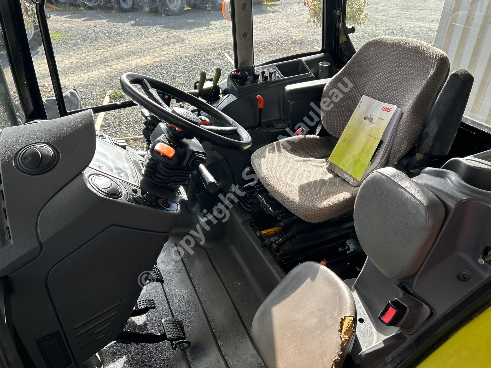 CLAAS AXOS 330 CX