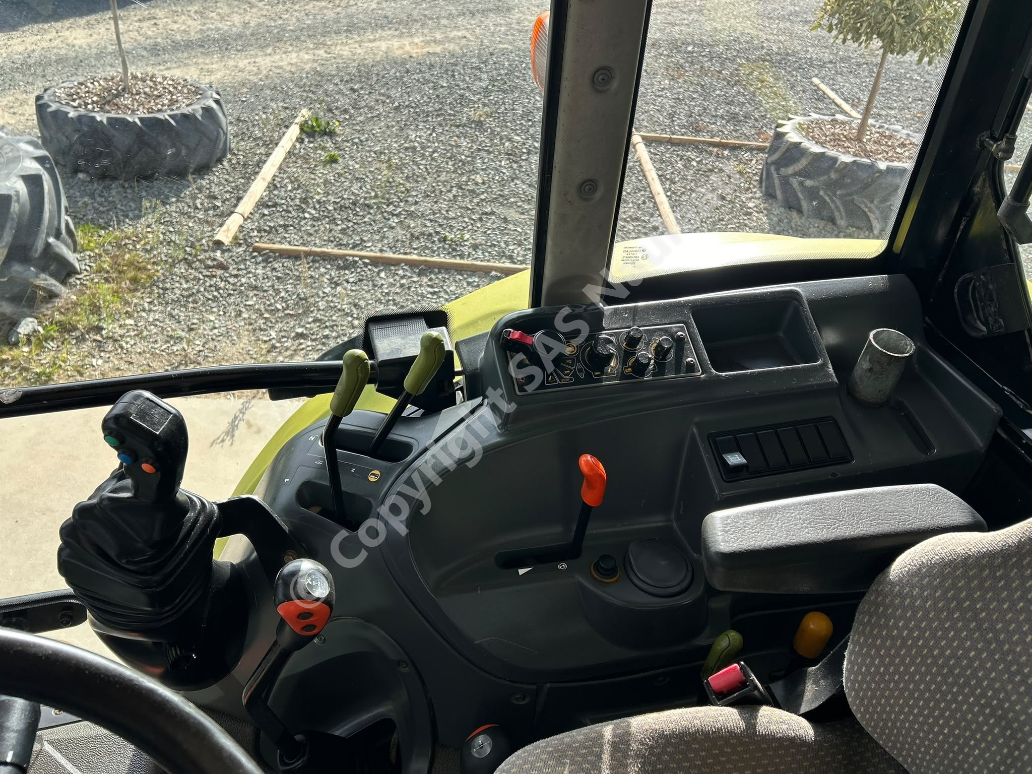 CLAAS AXOS 330 CX