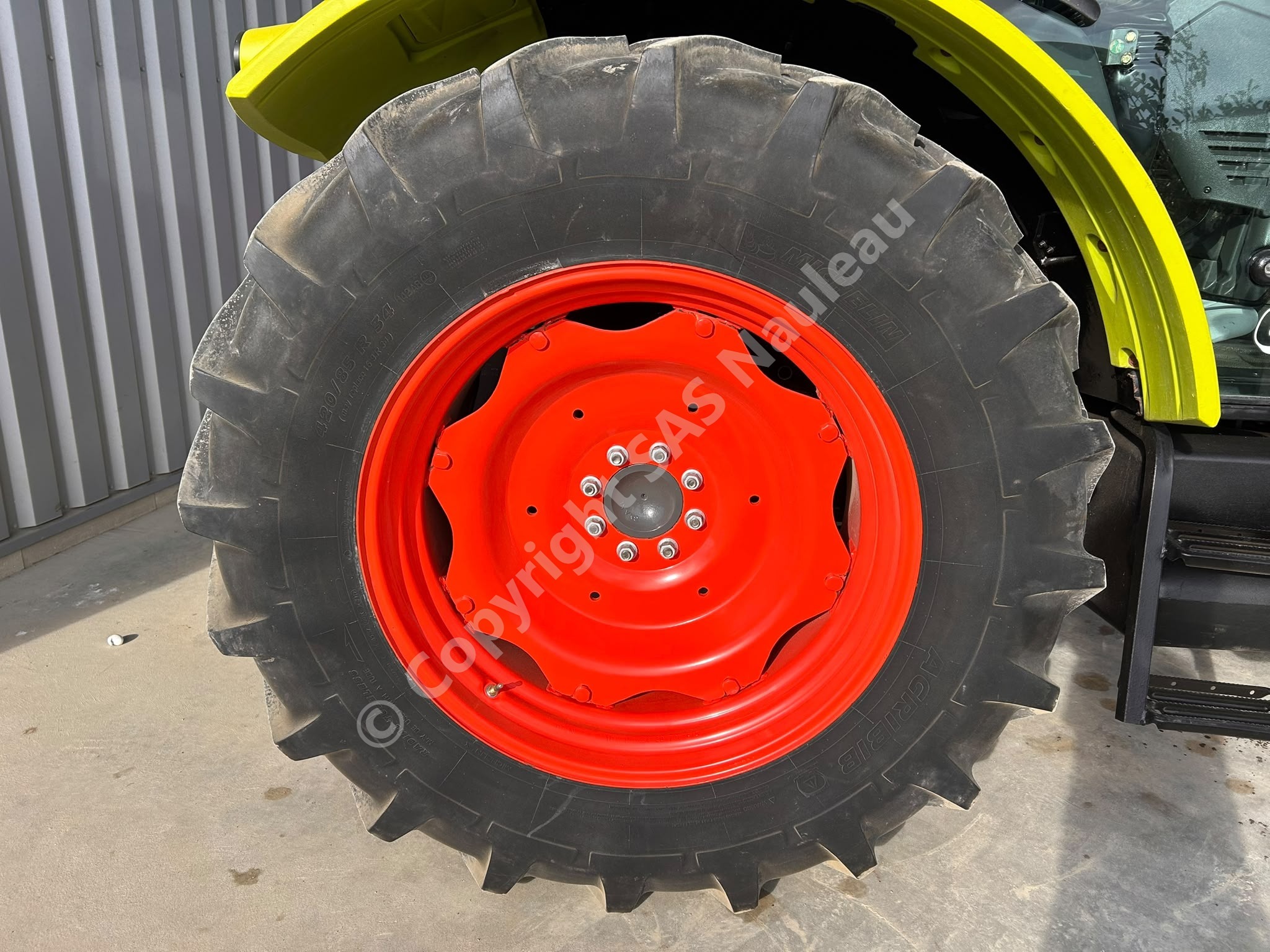 CLAAS AXOS 330 CX