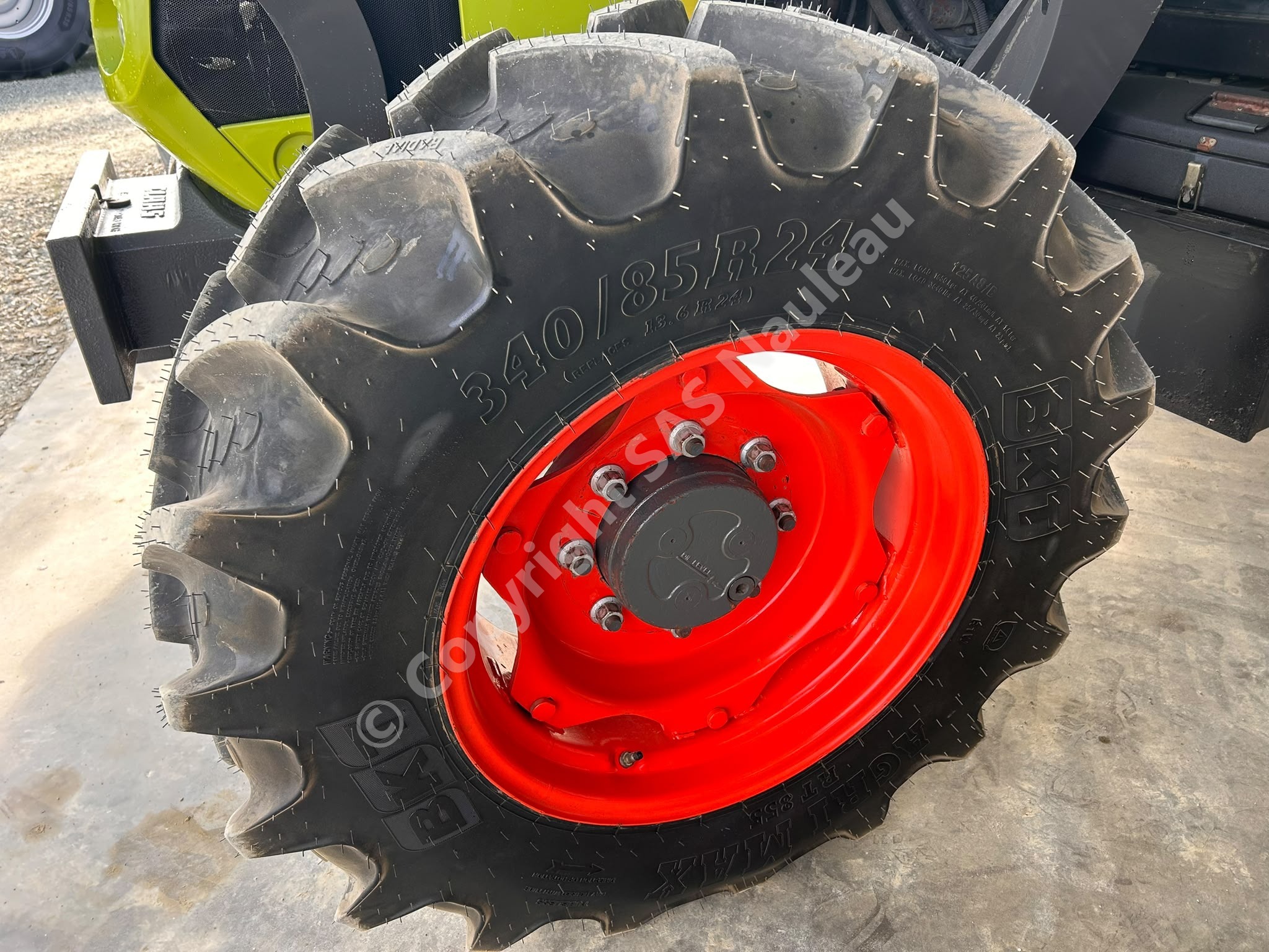CLAAS AXOS 330 CX