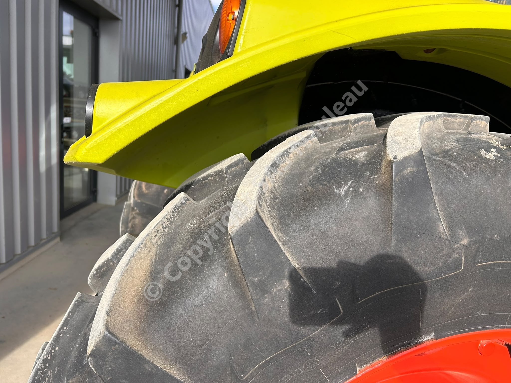 CLAAS AXOS 330 CX