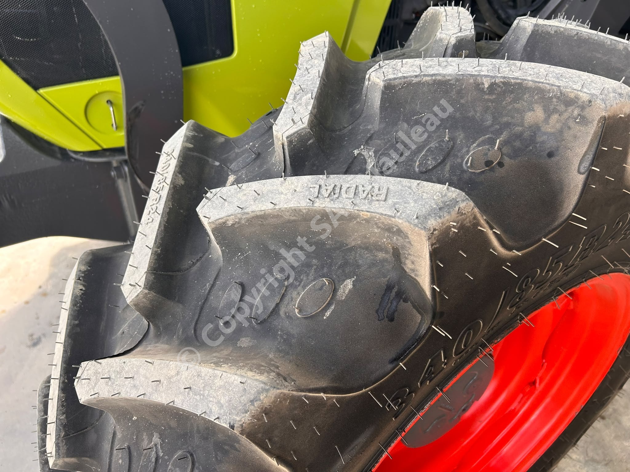CLAAS AXOS 330 CX