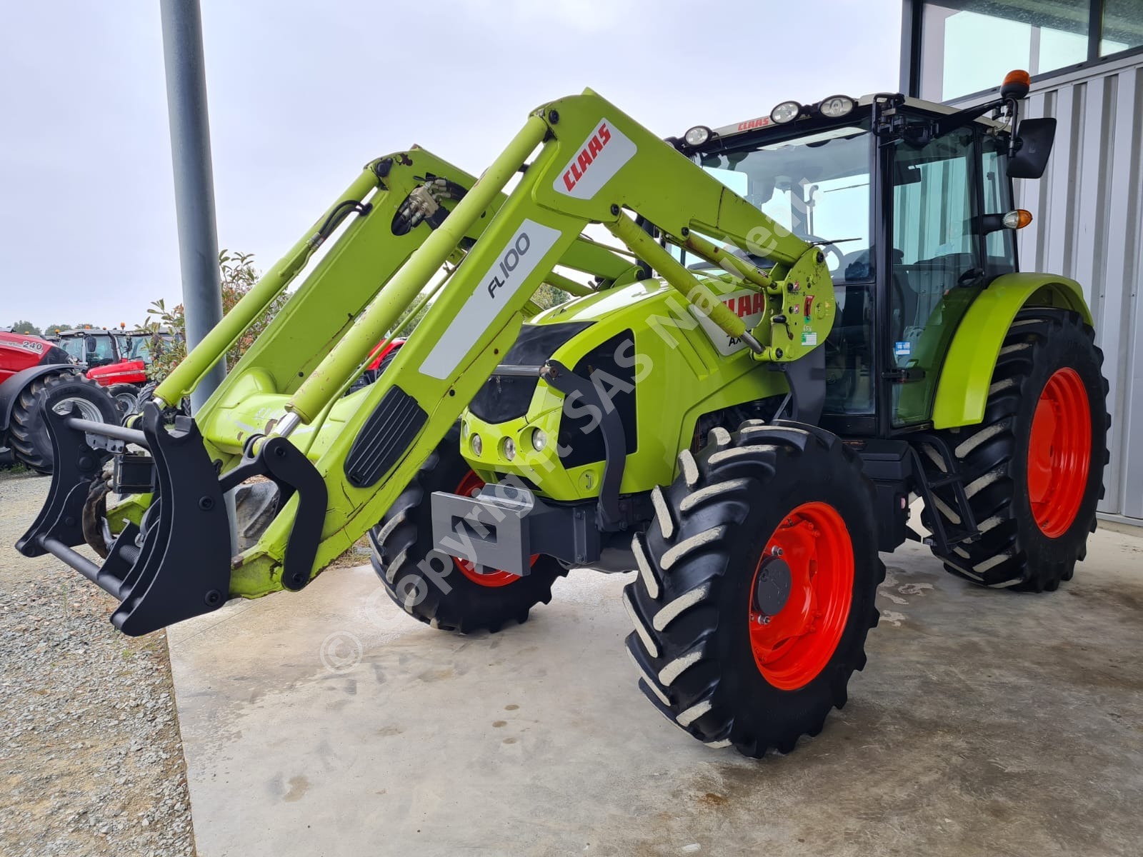 CLAAS AXOS 330 CX