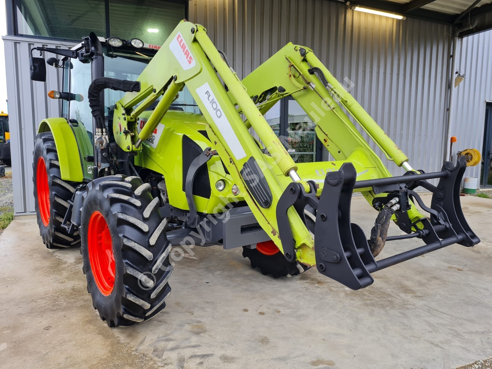 CLAAS AXOS 330 CX