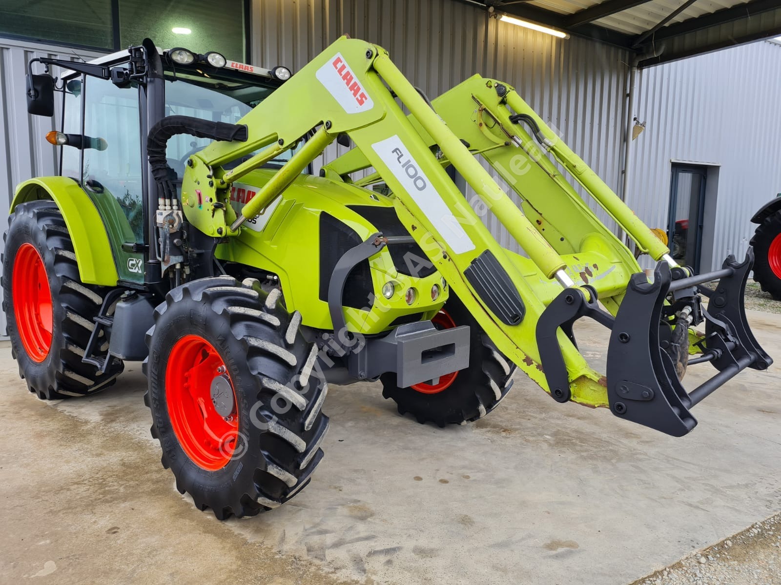 CLAAS AXOS 330 CX