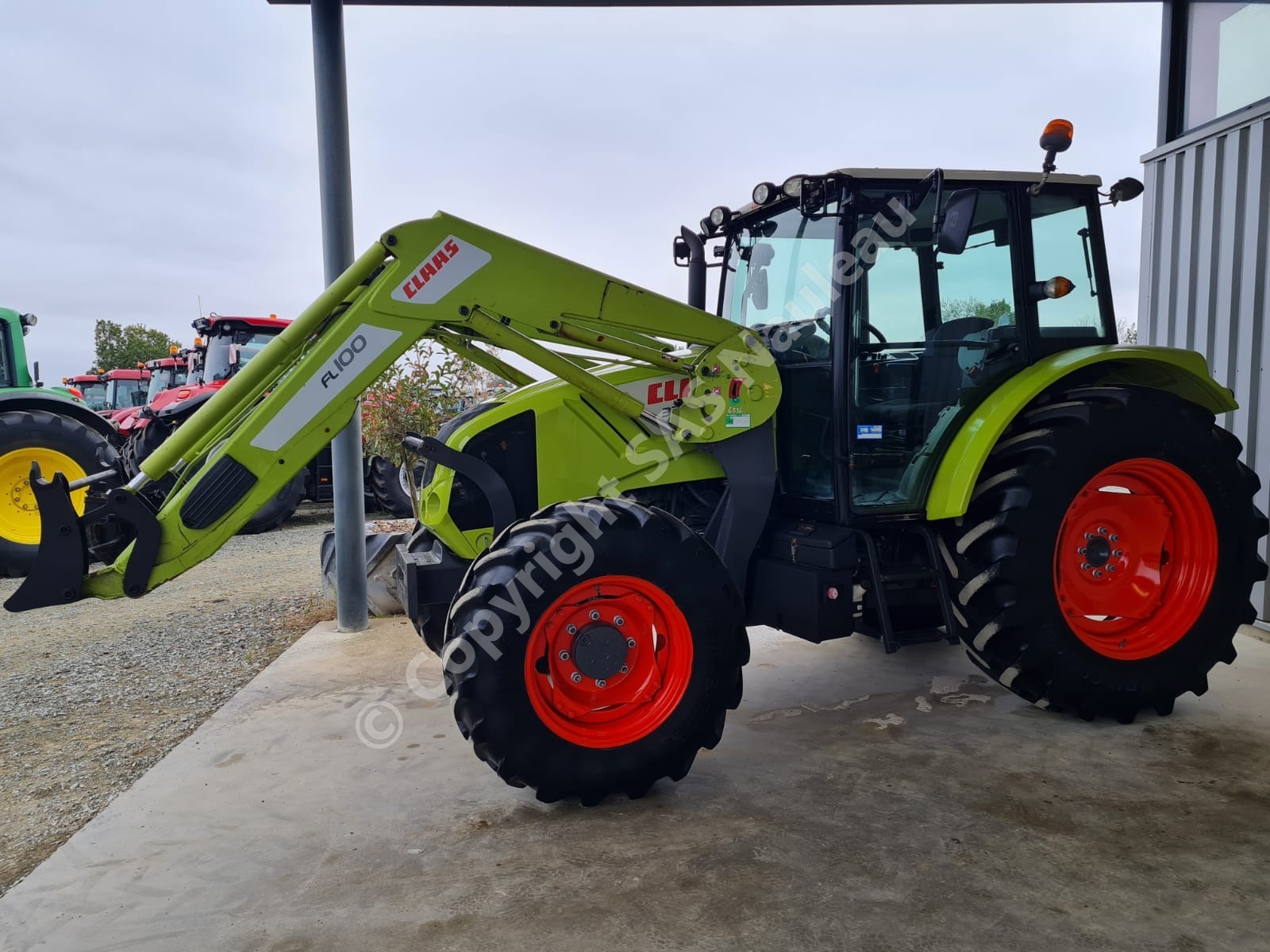 CLAAS AXOS 330 CX