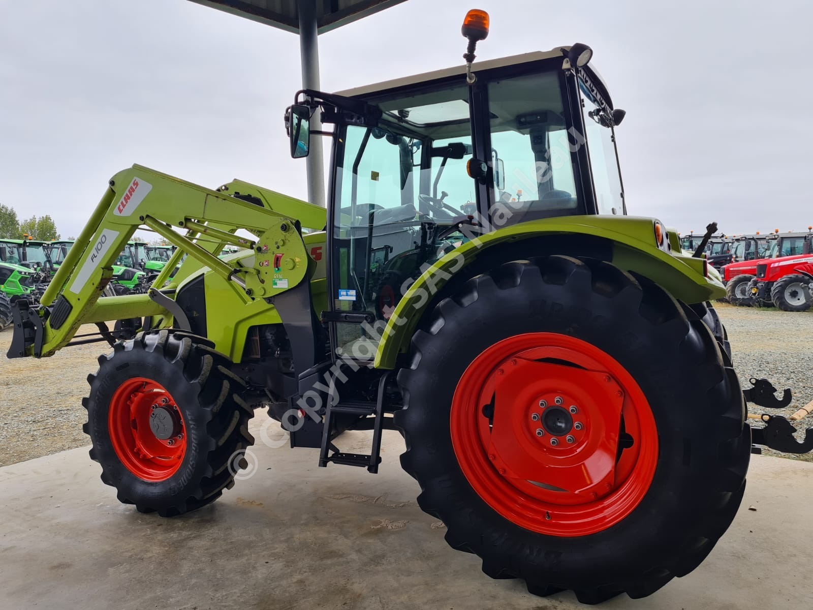 CLAAS AXOS 330 CX