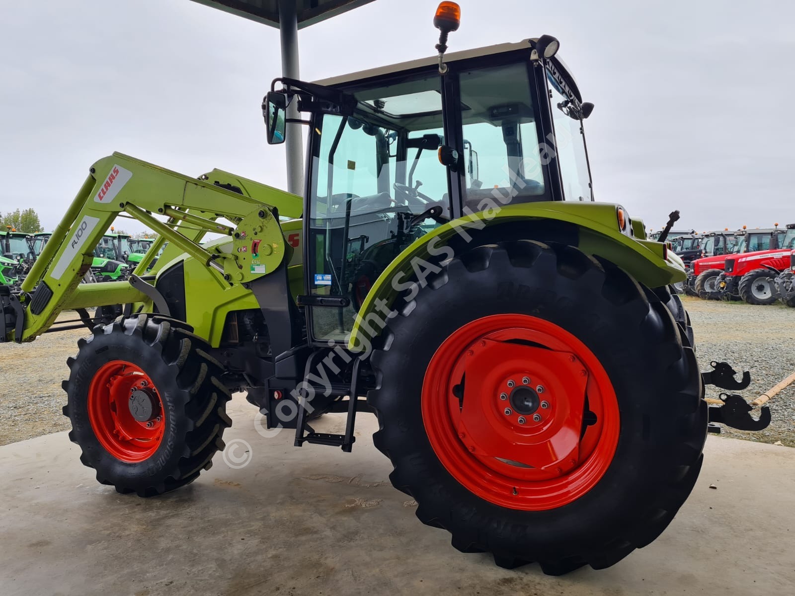 CLAAS AXOS 330 CX