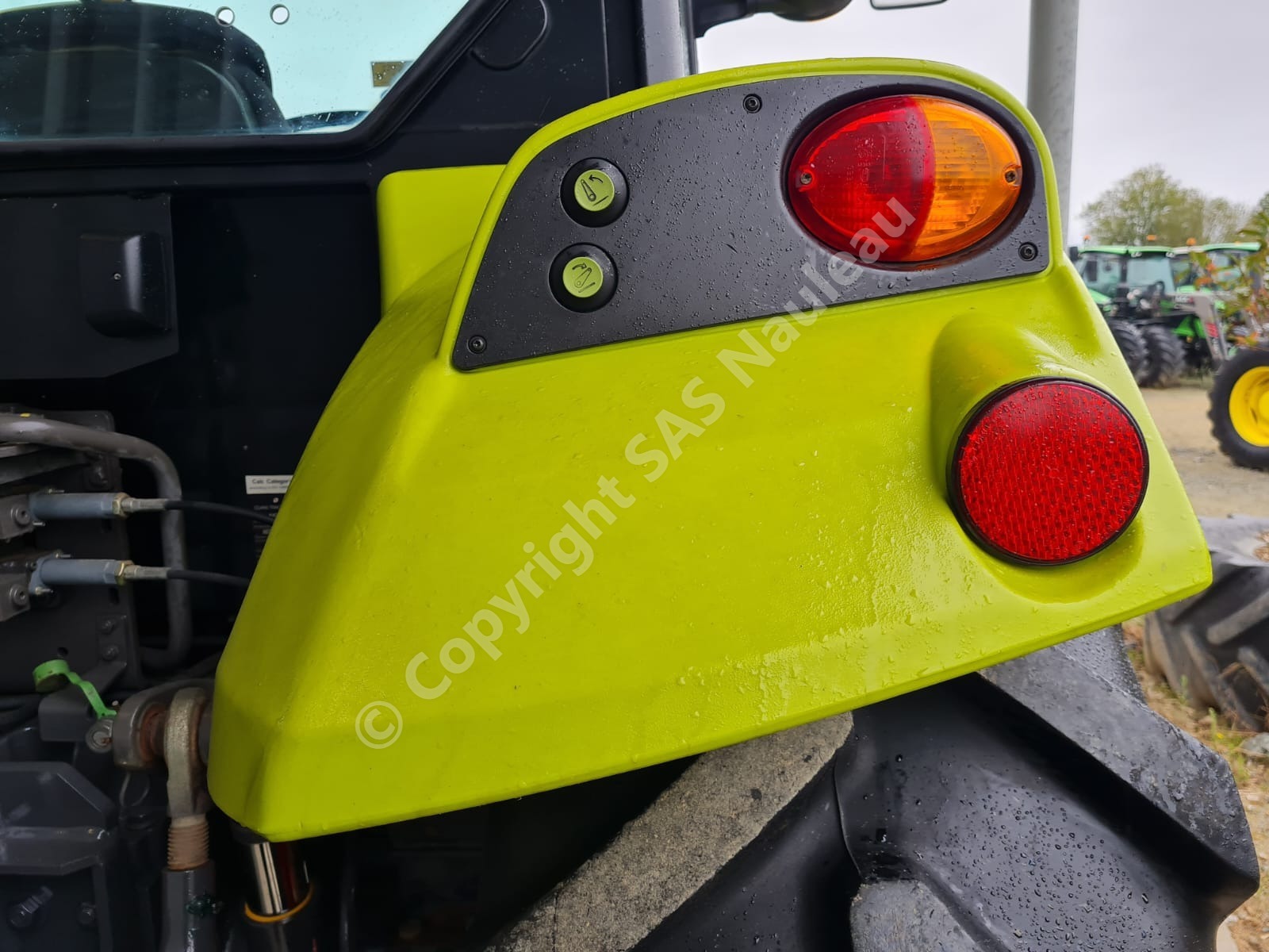 CLAAS AXOS 330 CX