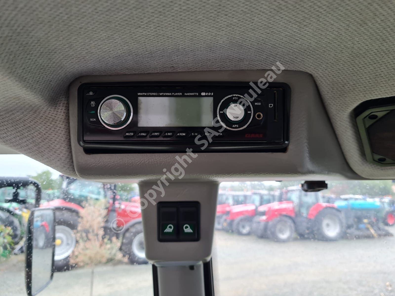 CLAAS AXOS 330 CX